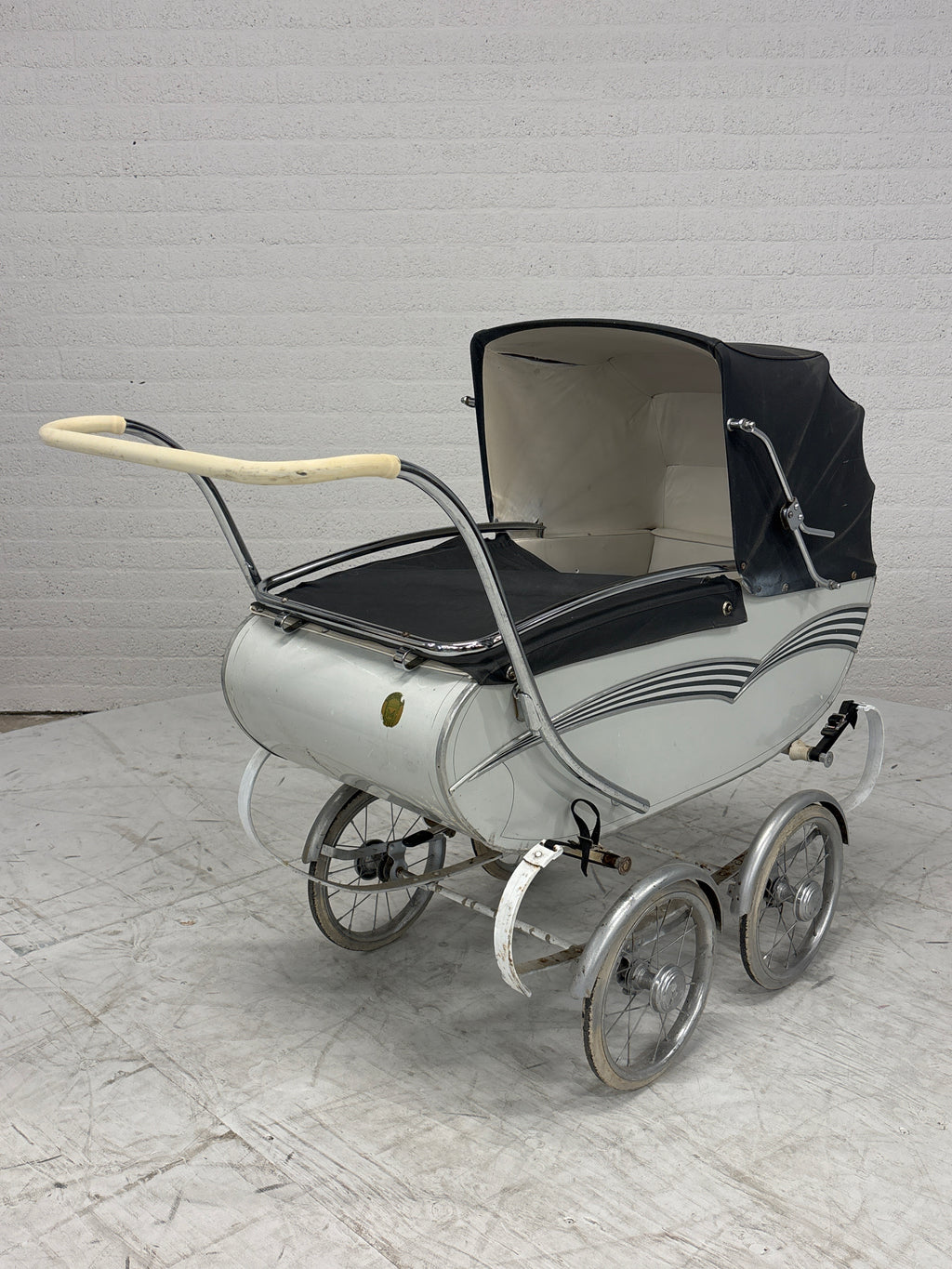 Antieke kinderwagen