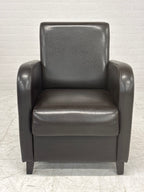 Donker bruine fauteuil