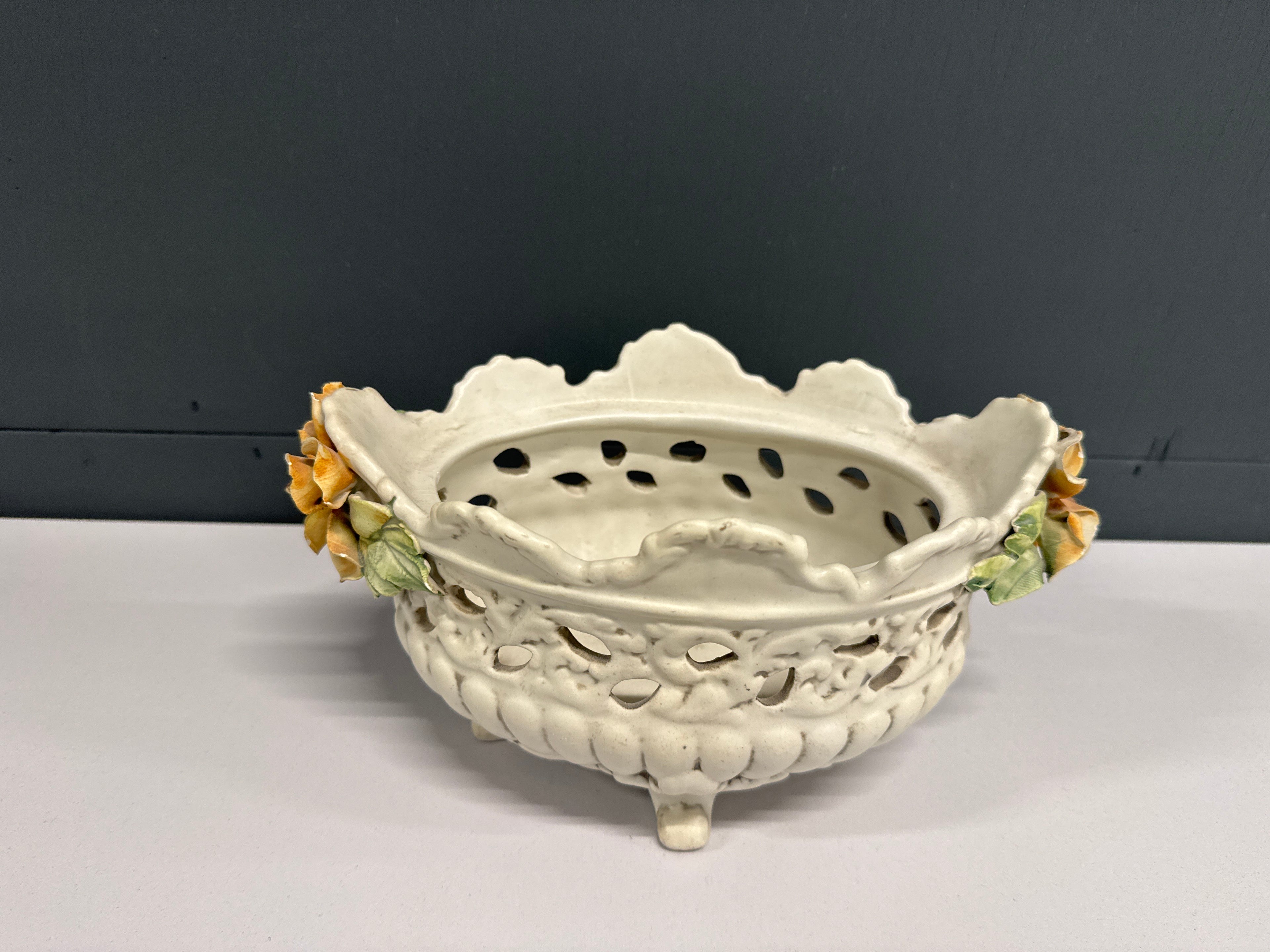 Schaaltje porselein bloemen