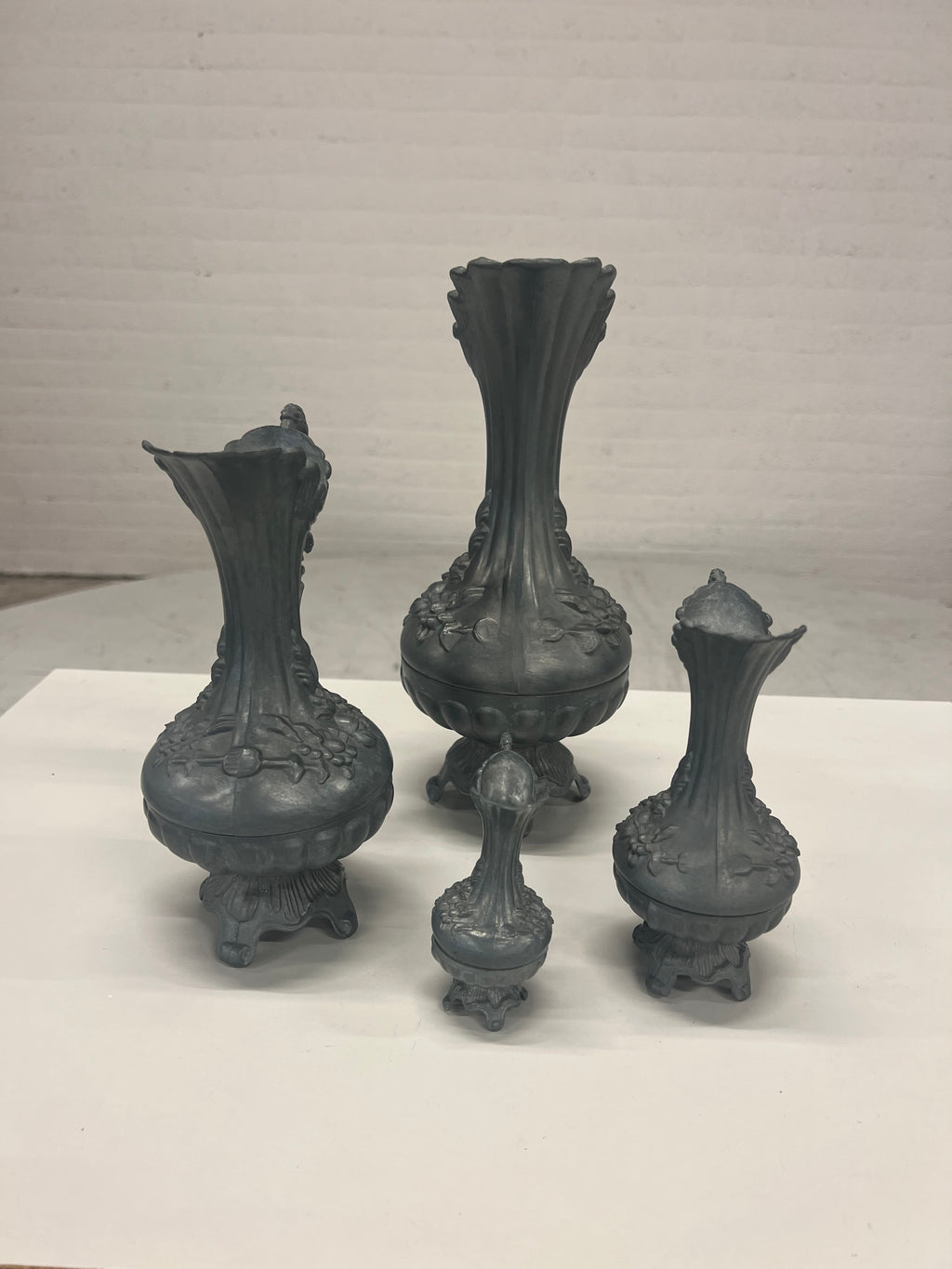 Tinnen sierkannen in barokstijl – set van 4