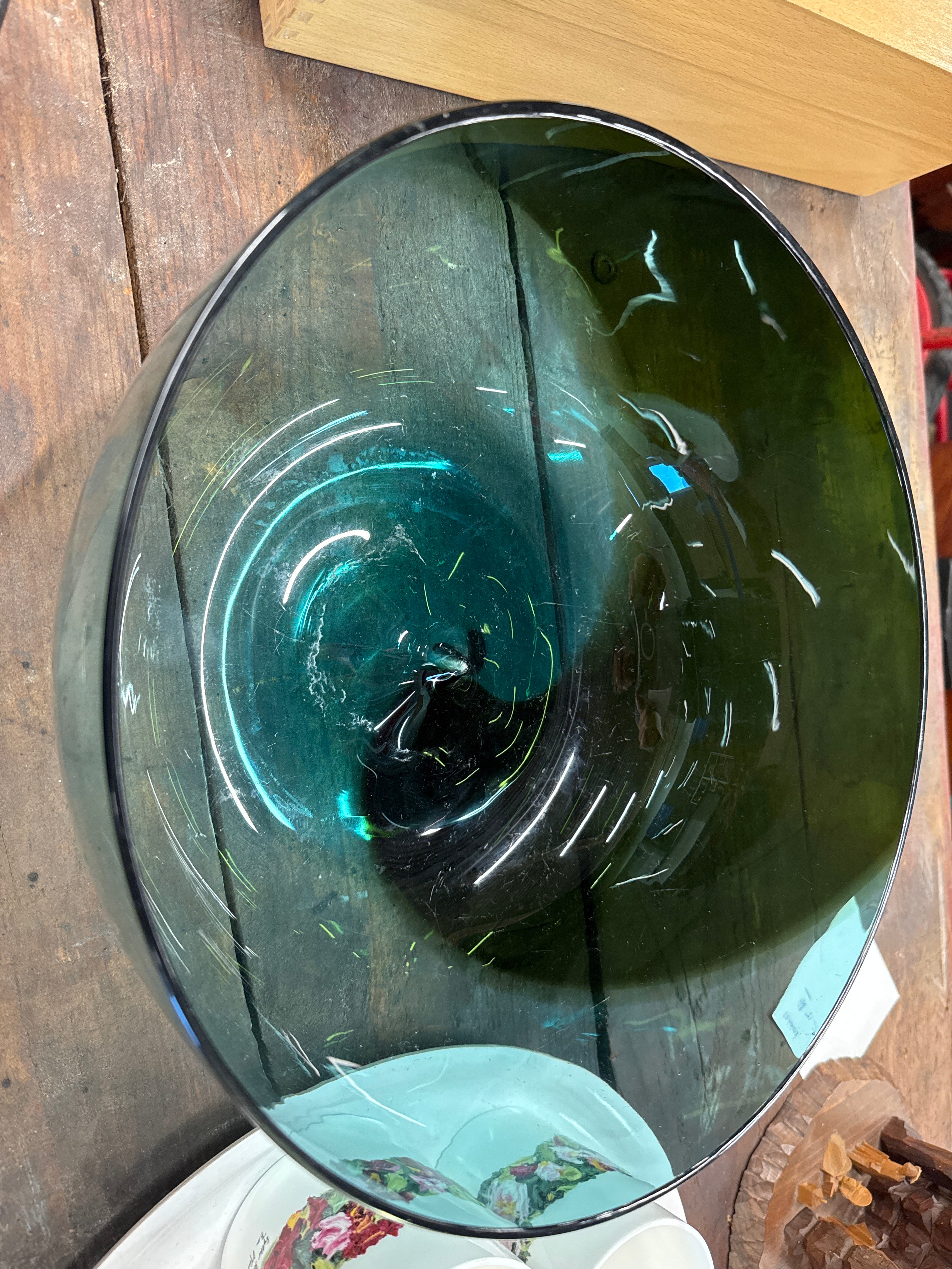Schaal glas blauw gesigneerd