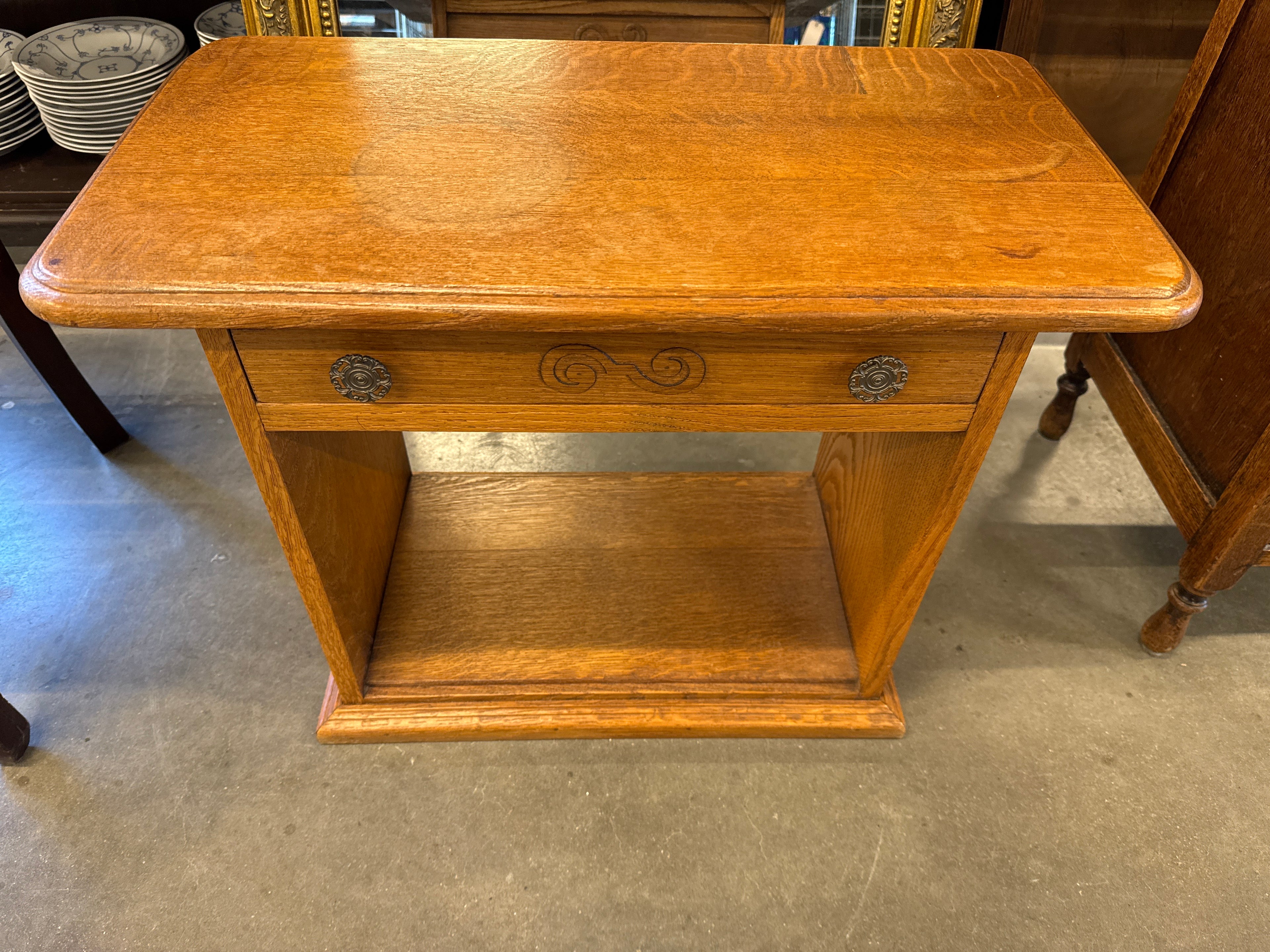 Nachtkastje licht eiken lade