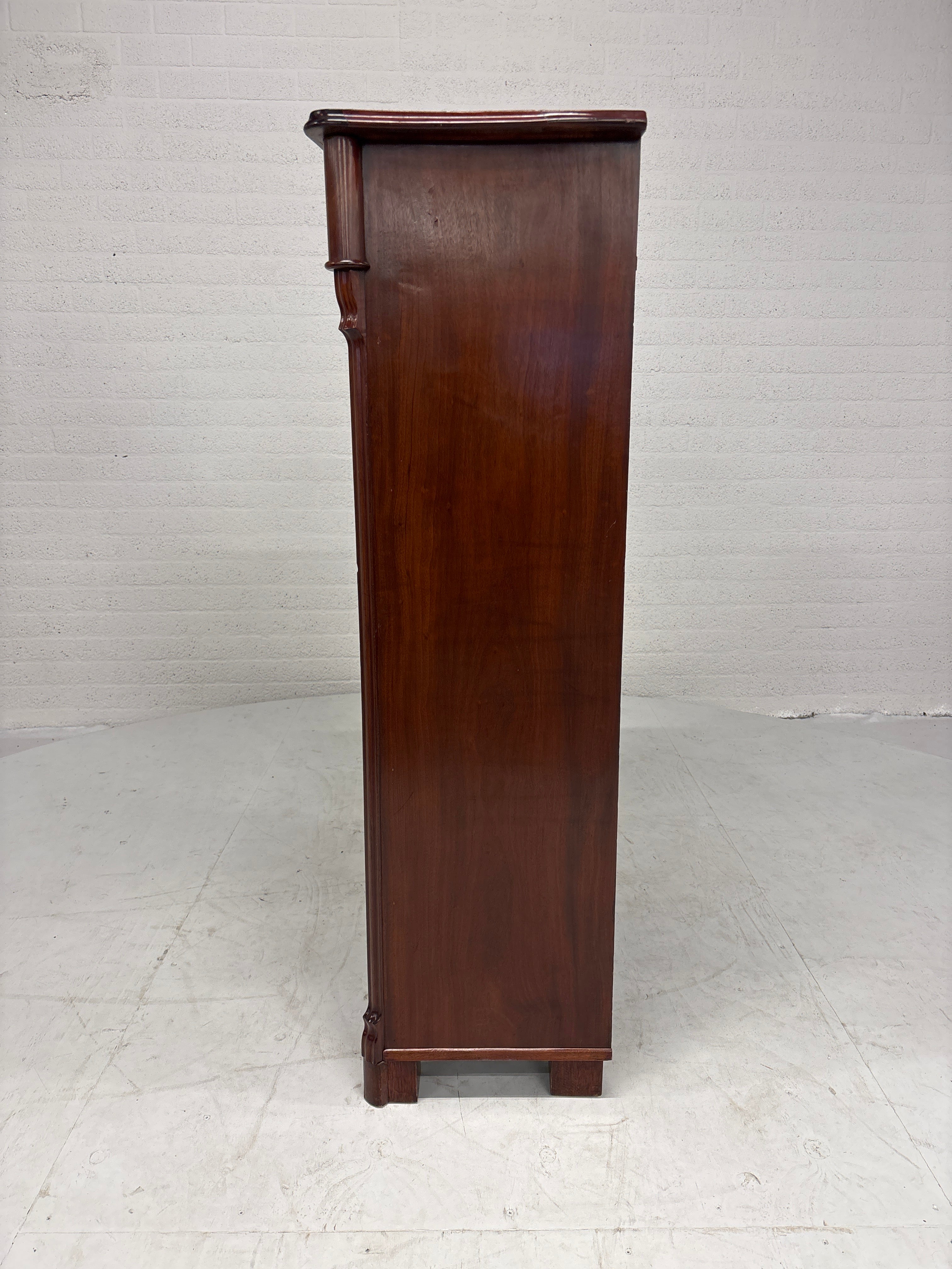 Lodewijk XV linnenkast