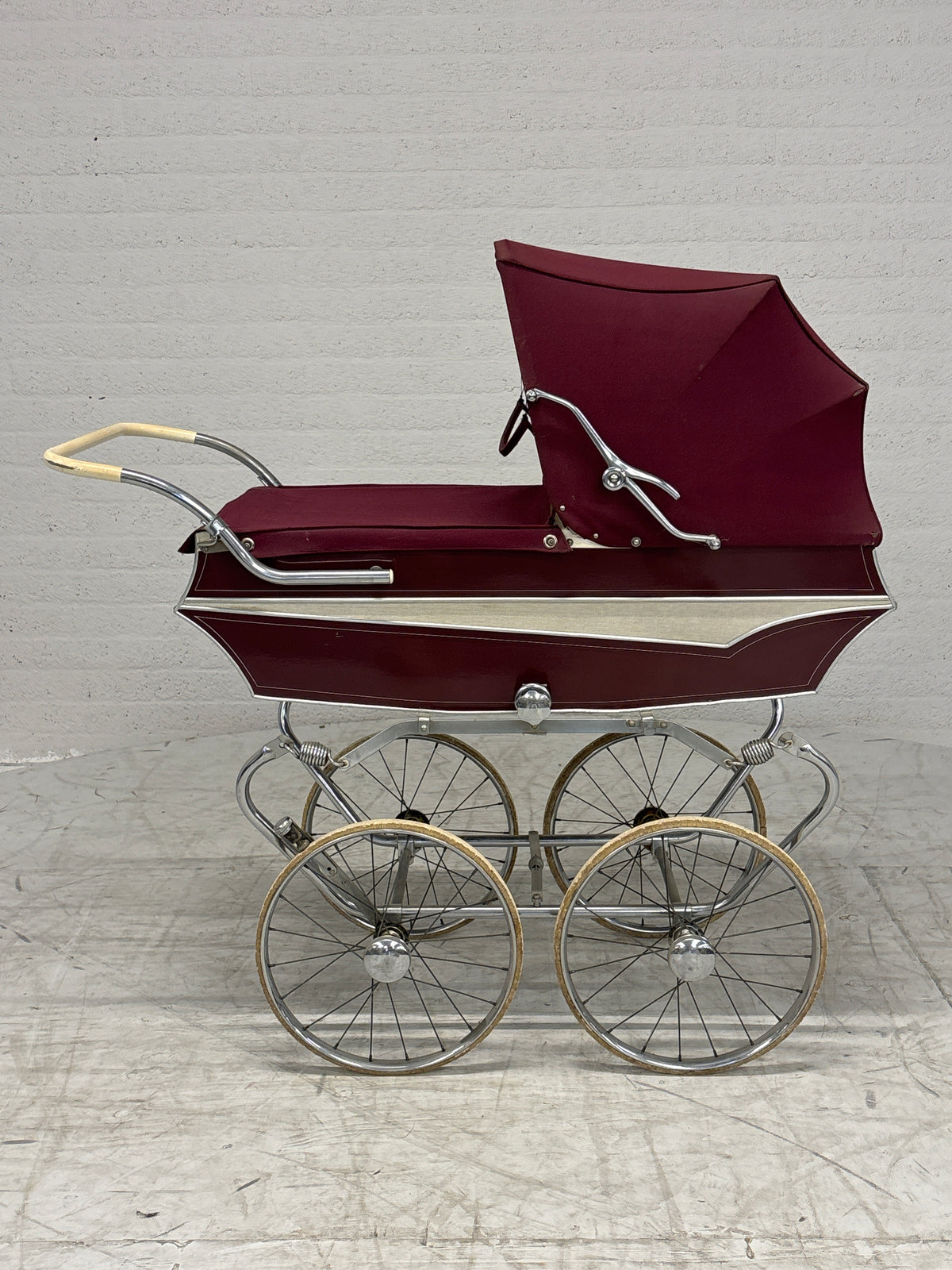 Antieke kinderwagen