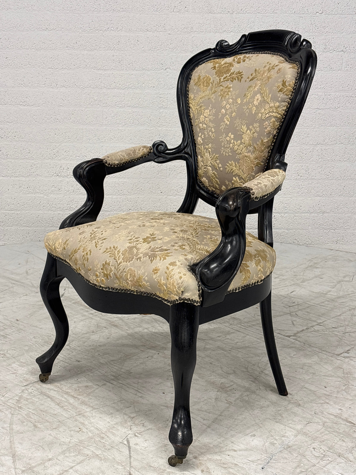 Antieke stoelen in Barok of Louis XV stijl