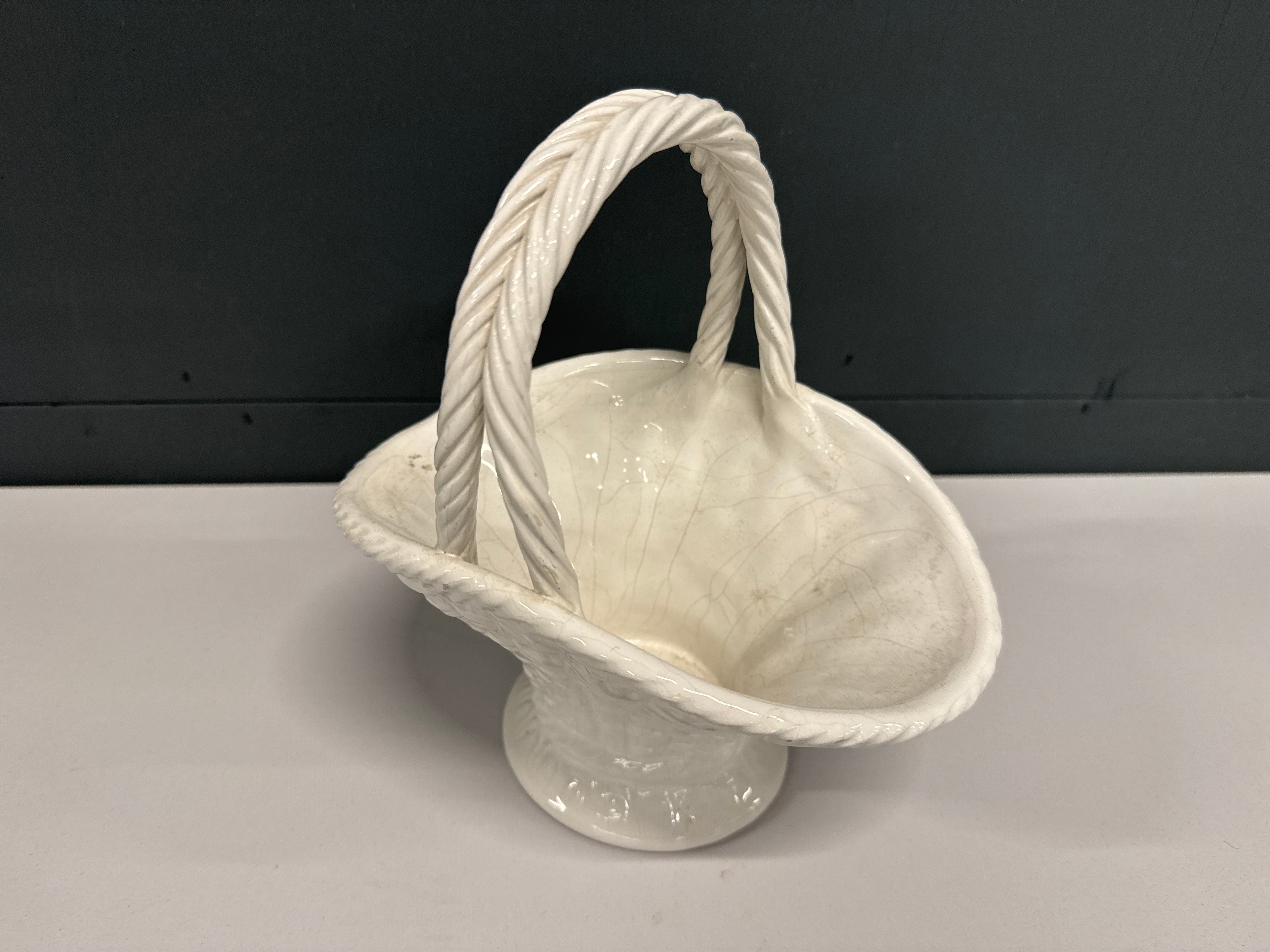 Mandje Italiaans steengoed