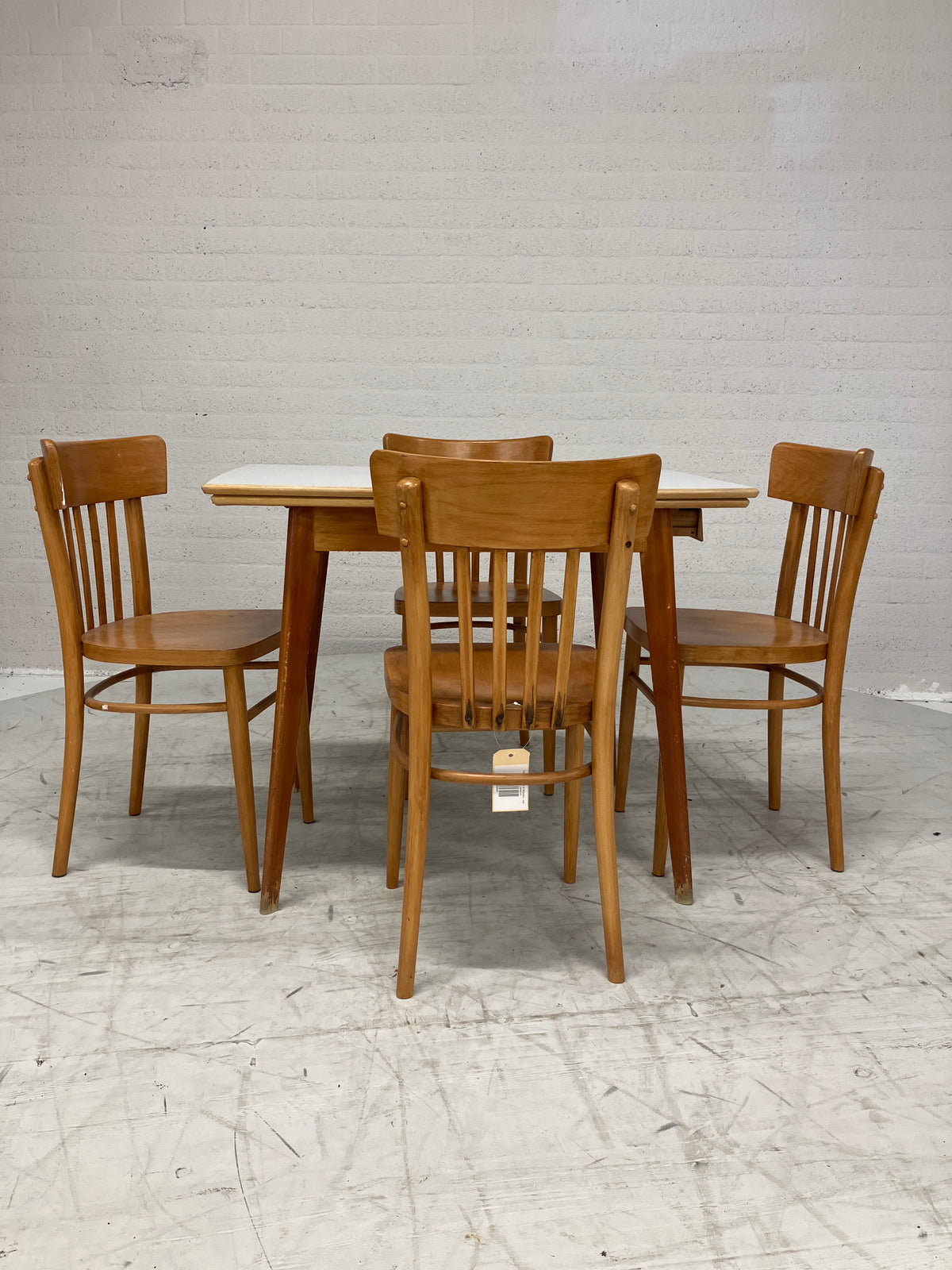 Vintage Tafel + 4 Stoelen - set