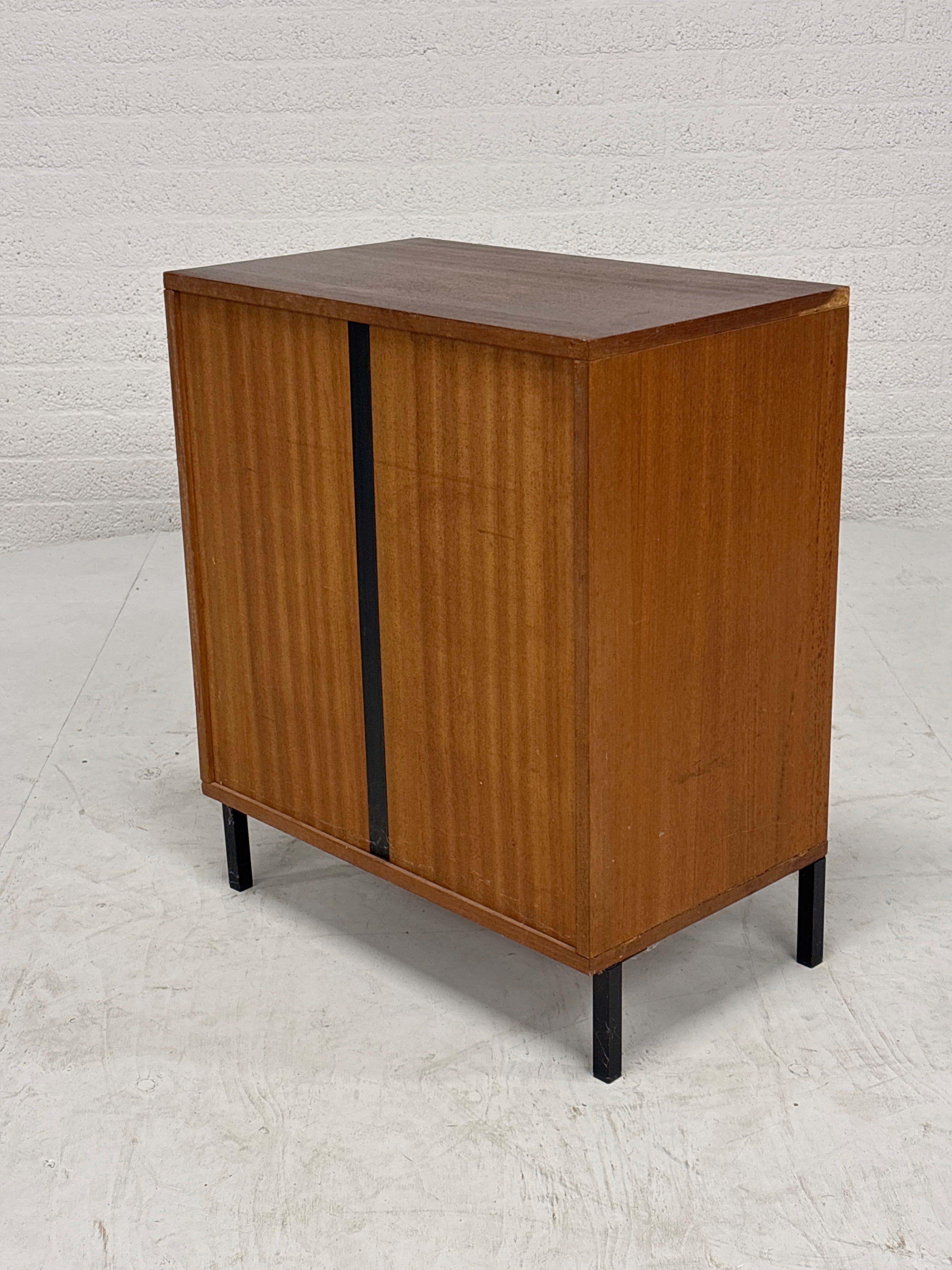 Vintage kastje 4 laden, smal