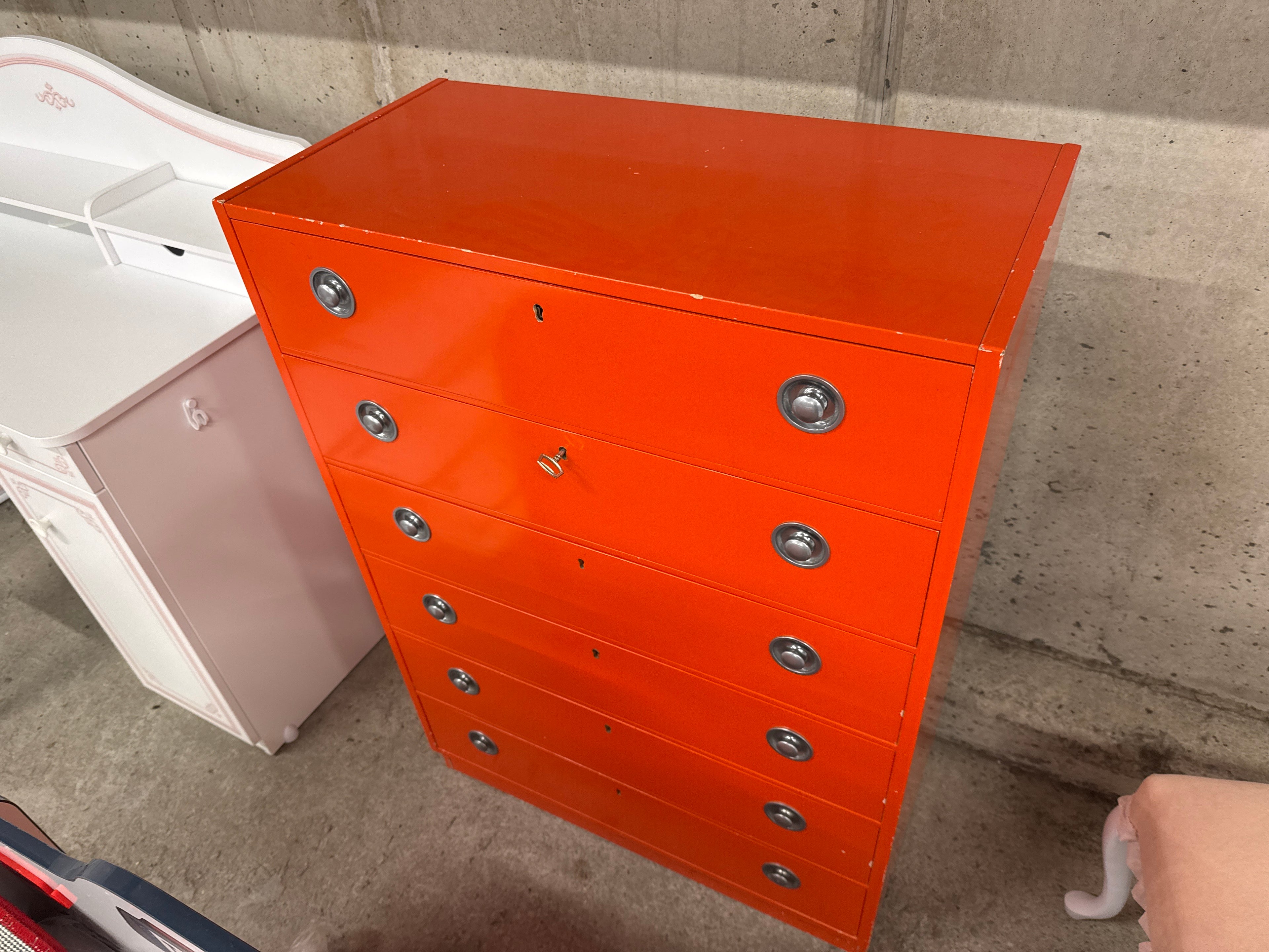 Ladenkast vintage oranje