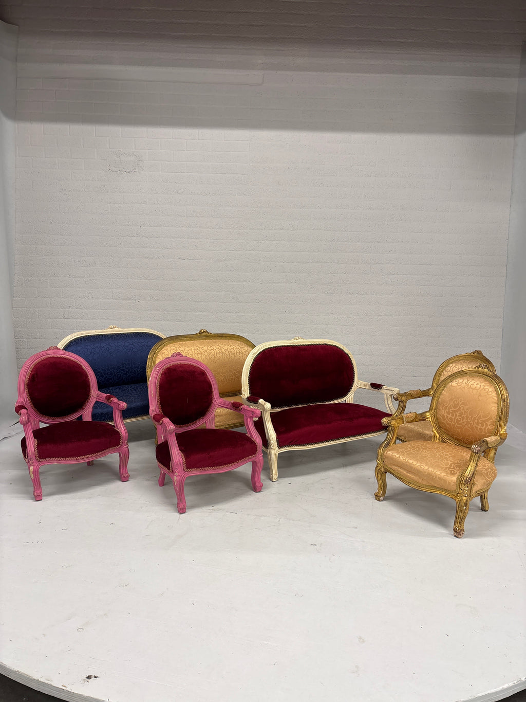 Koninklijke kinder bankjes