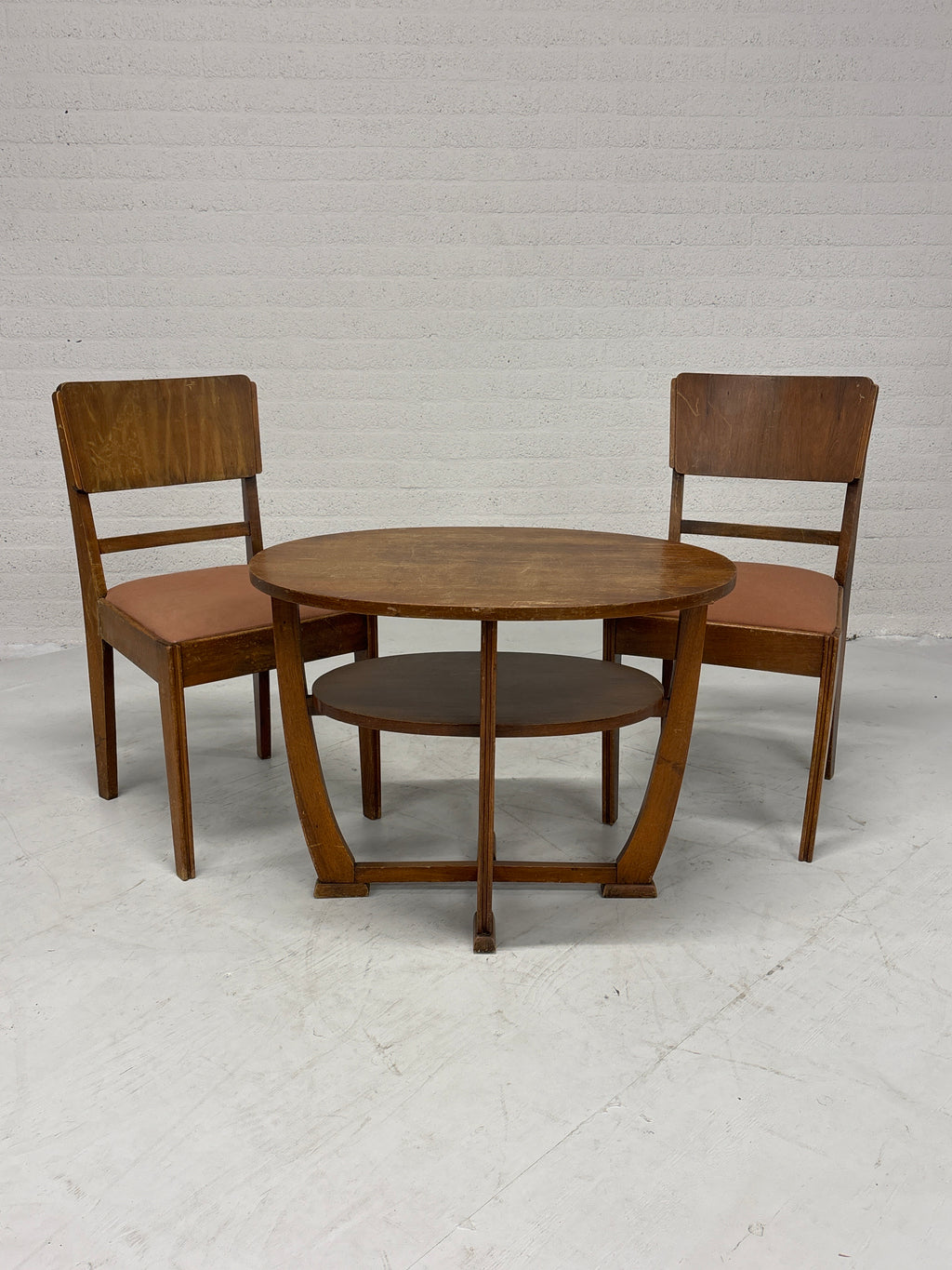 Set 2 stoelen en tafeltje jaren 20