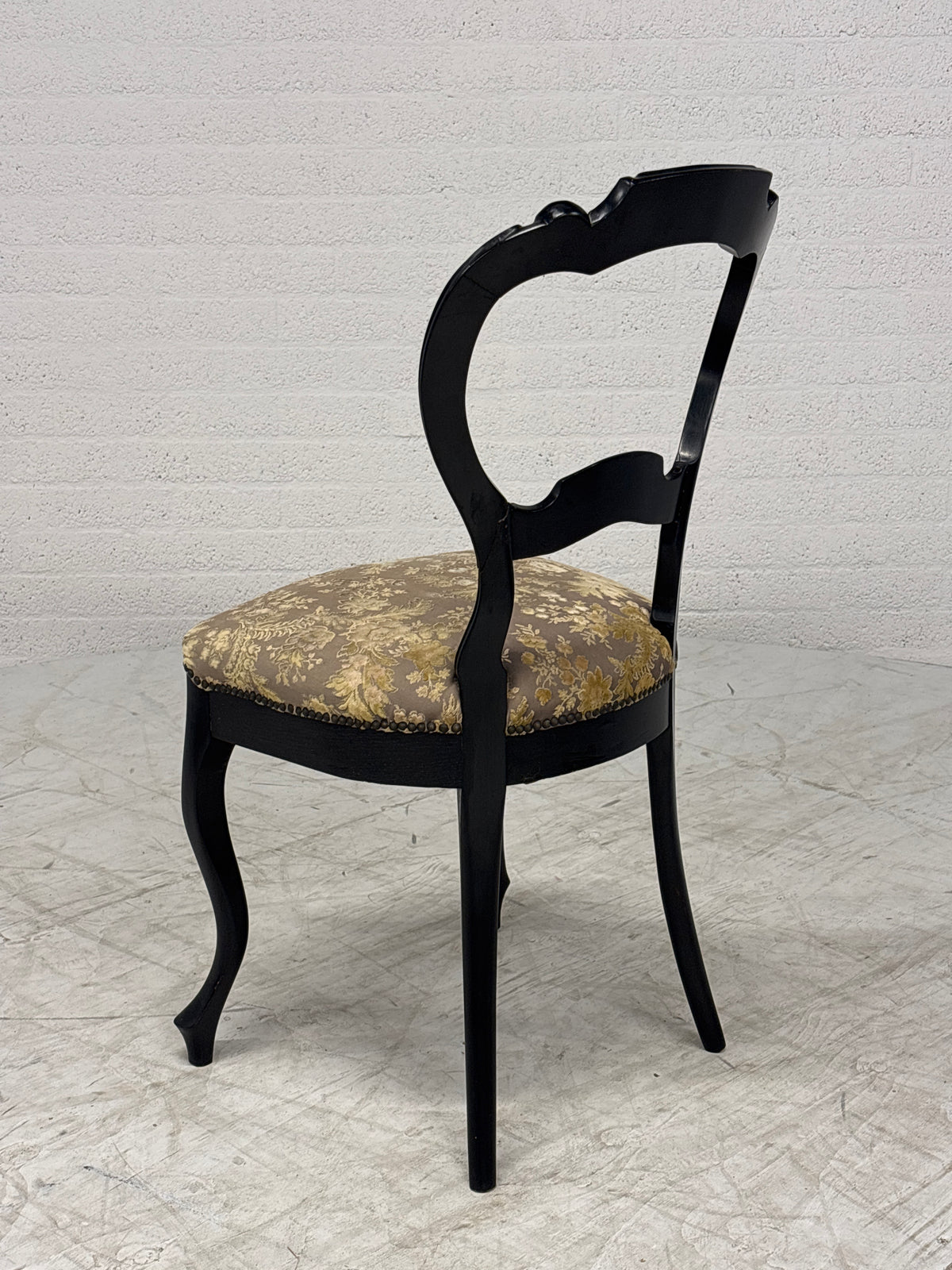Antieke stoelen in Barok of Louis XV stijl