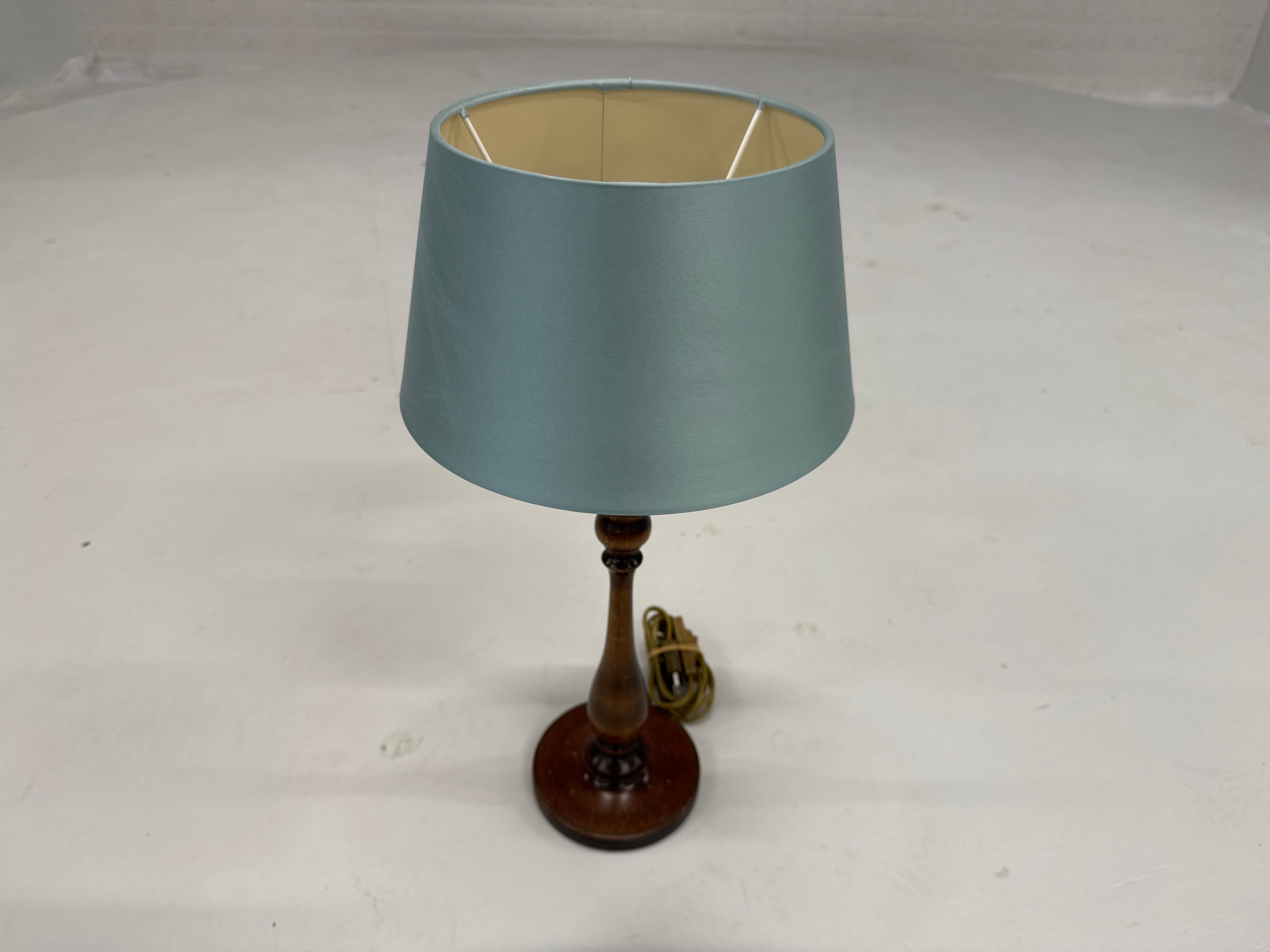 Schemerlamp tafel houten voet