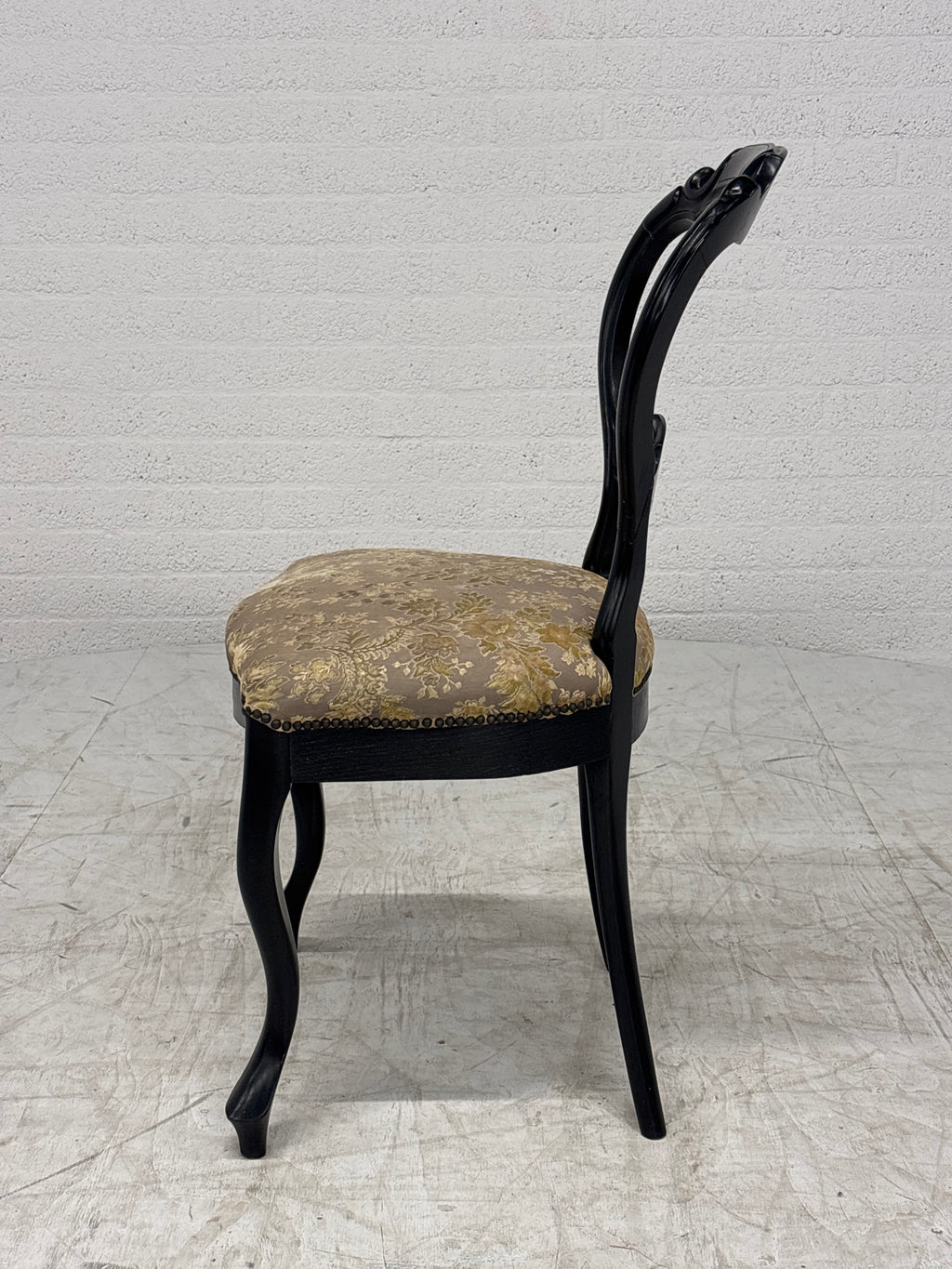 Antieke stoelen in Barok of Louis XV stijl