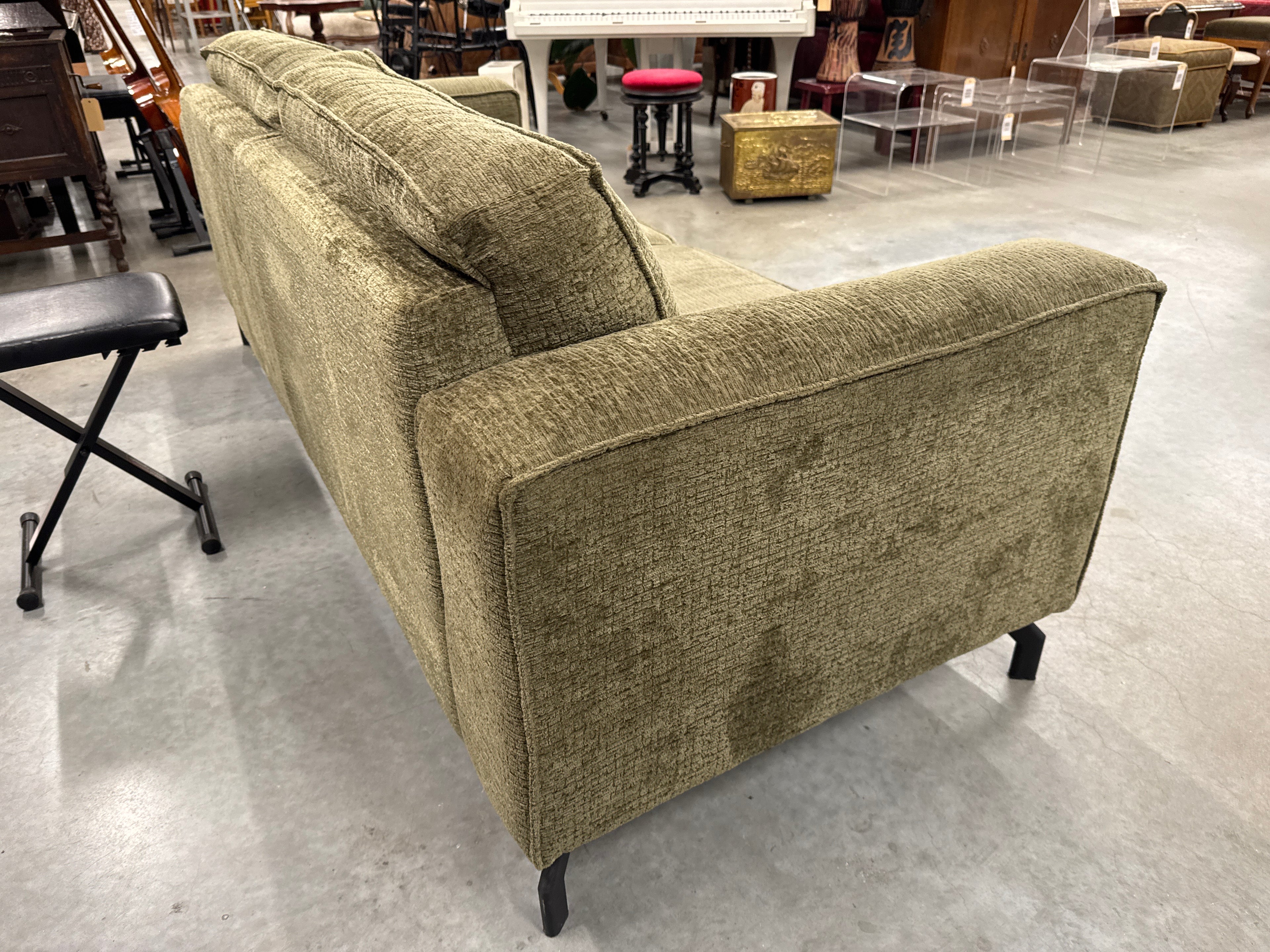 Bank 2,5 zits olijf met stalen poten