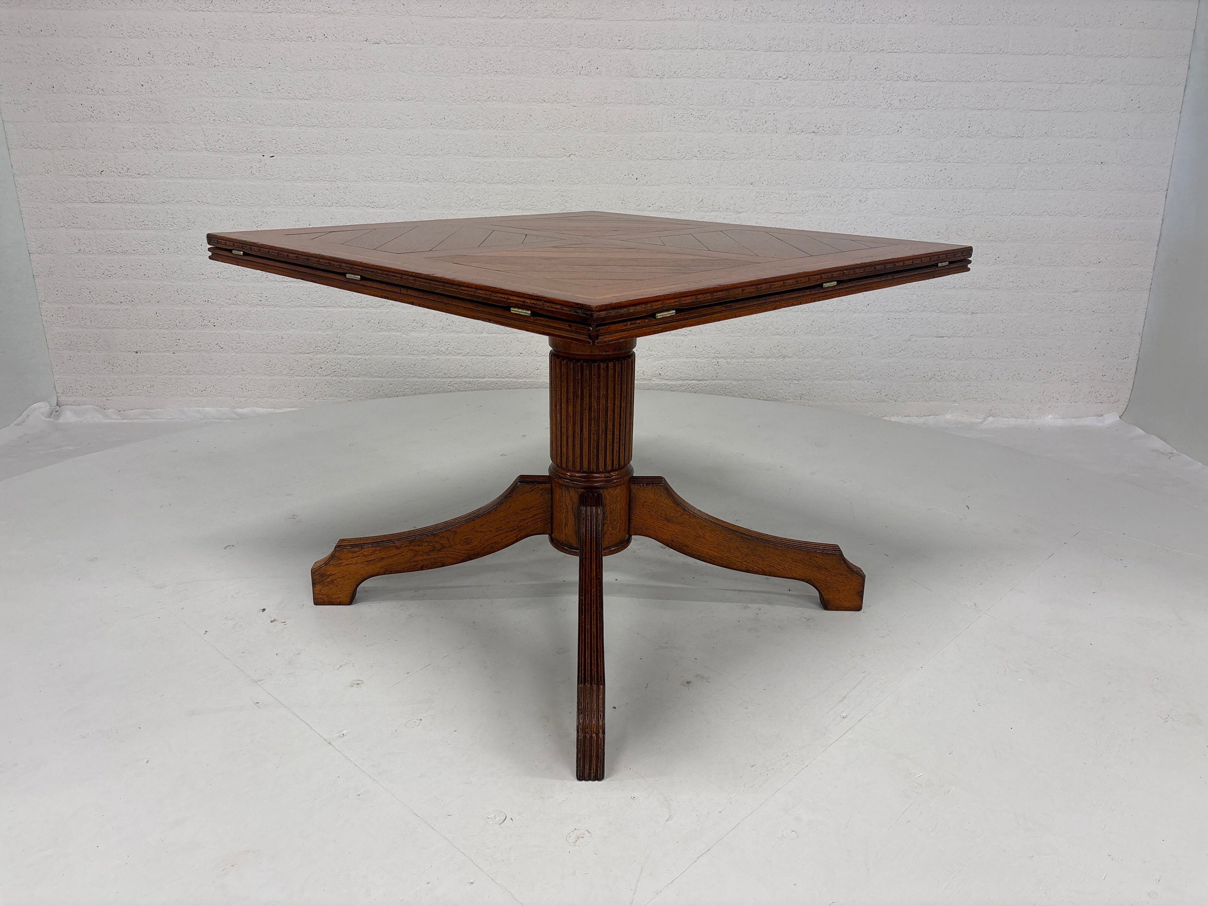 Tafel en stoelen Royal Antique Collection