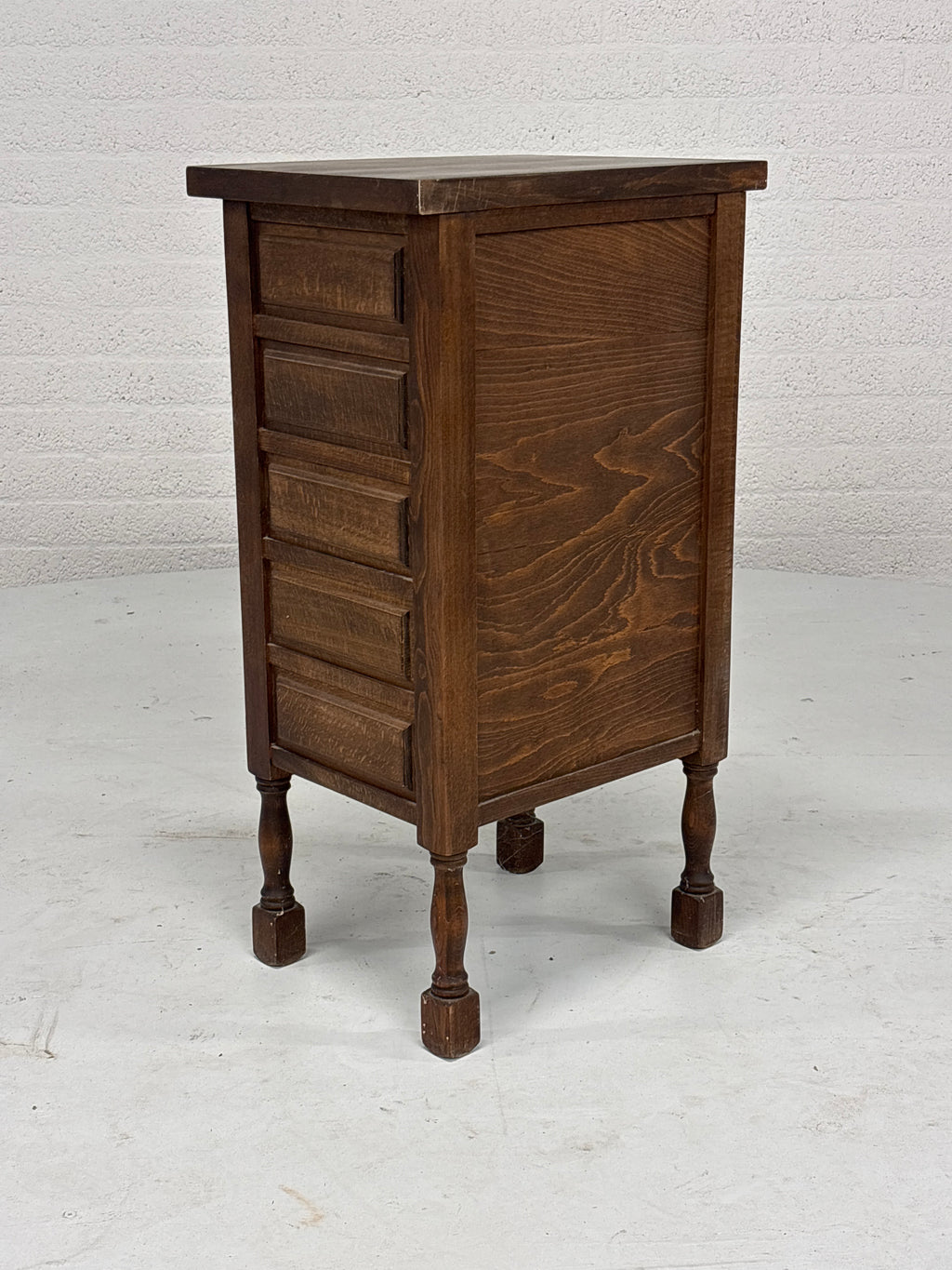 Kastje met veel lades