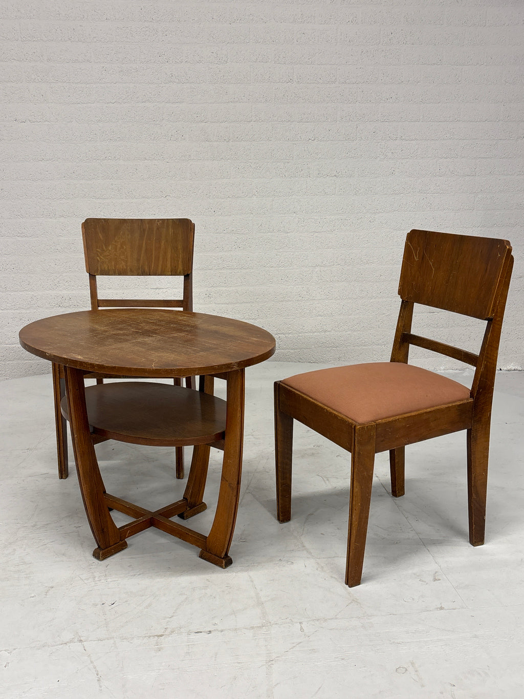 Set 2 stoelen en tafeltje jaren 20