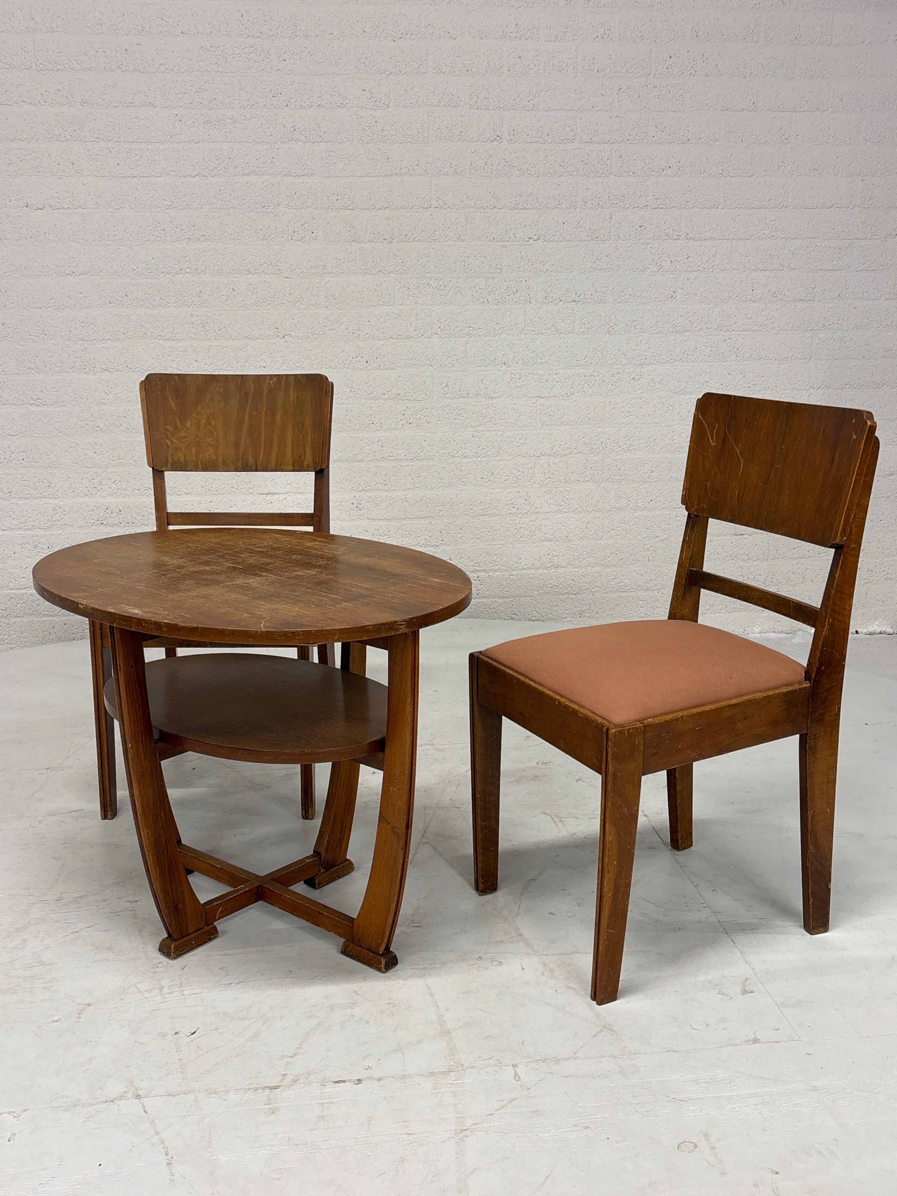 Set 2 stoelen en tafeltje jaren 20