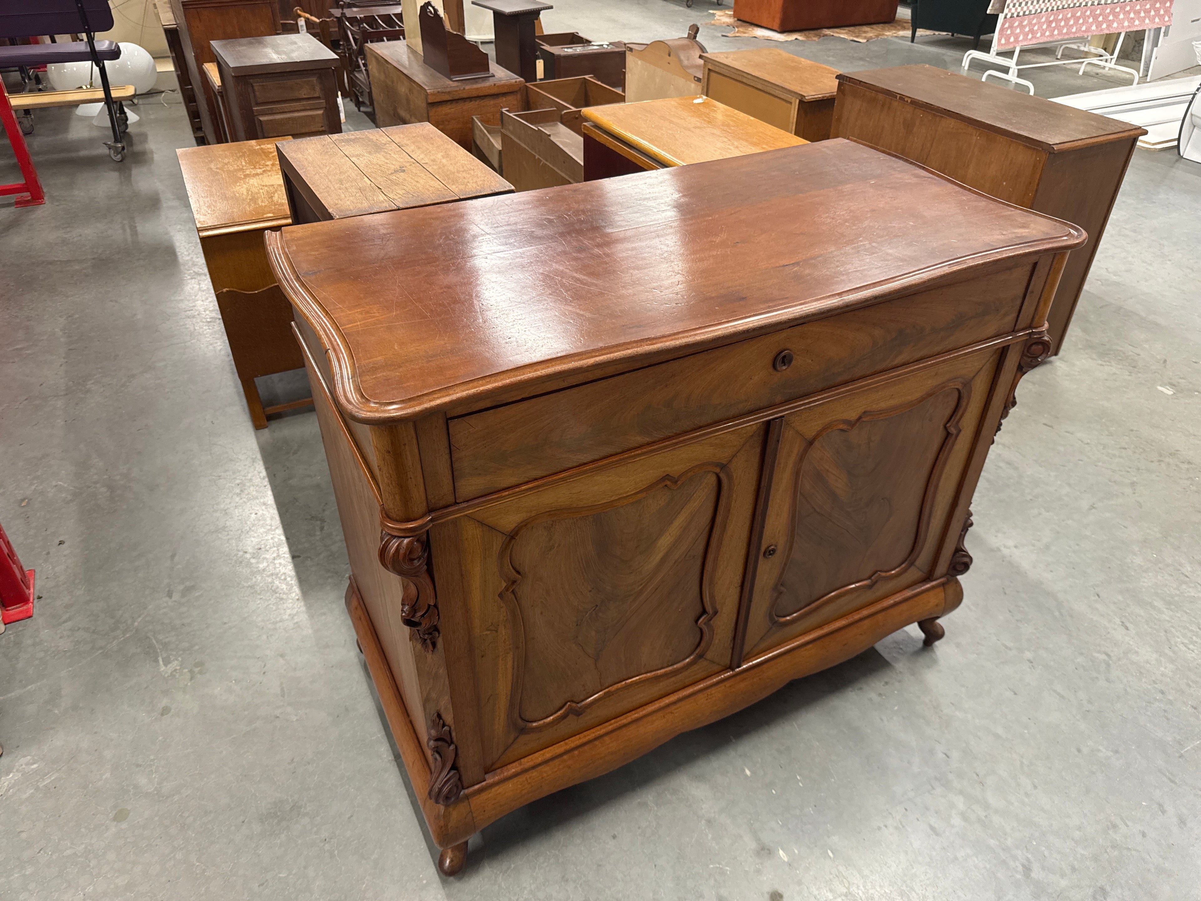Klein dressoir bm
