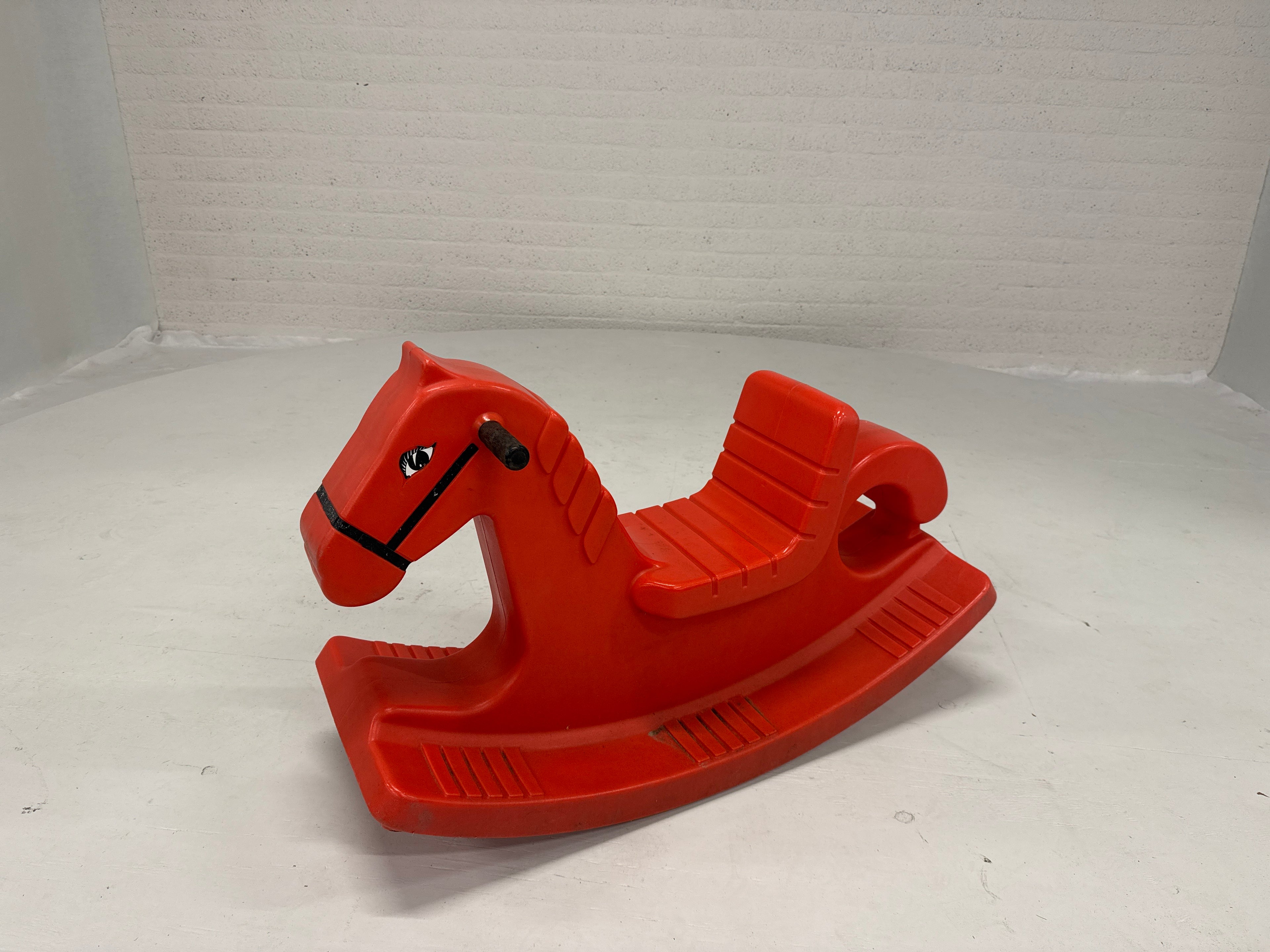 Hobbelpaard rood kunststof