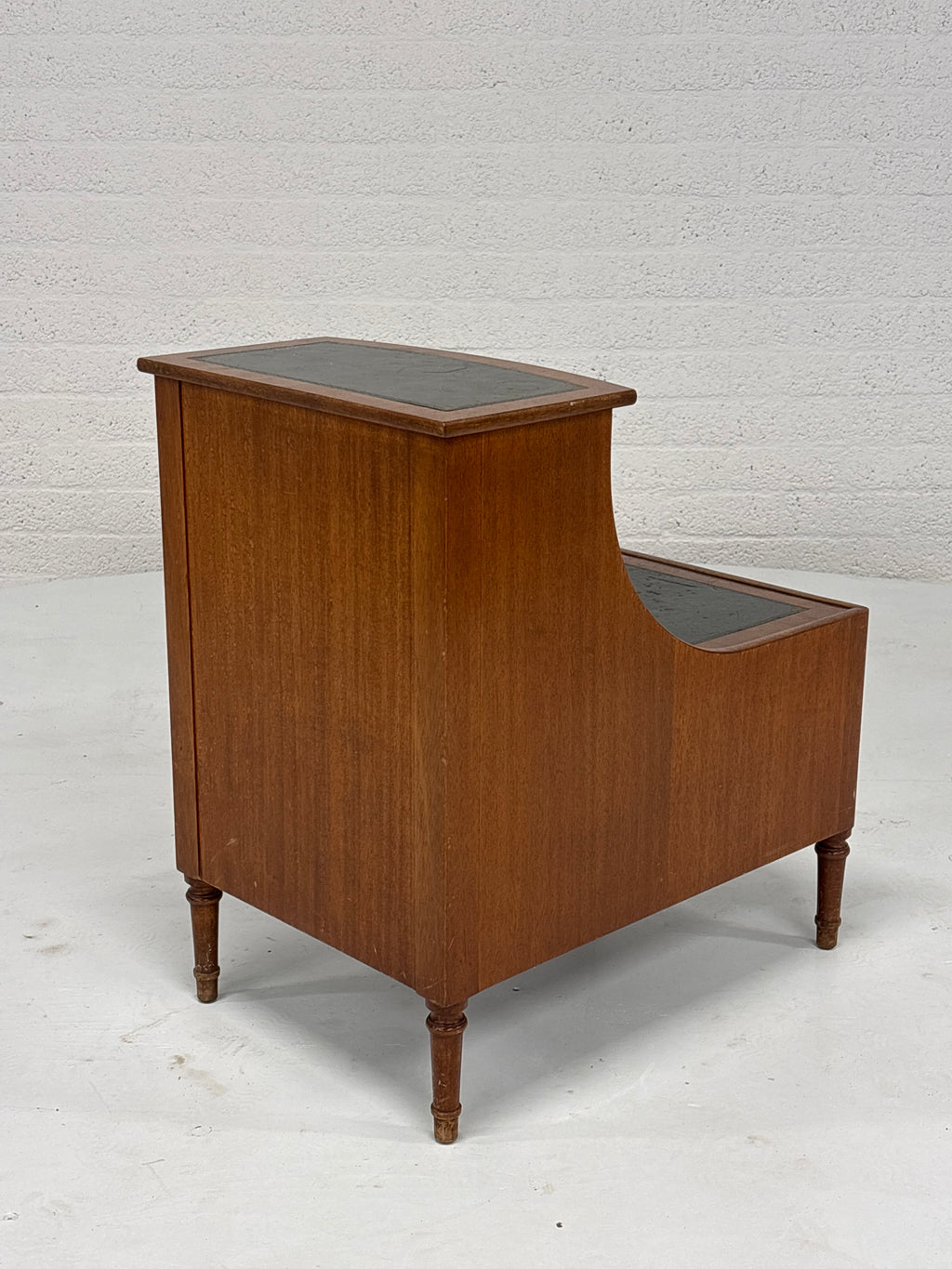 Boekenkastje nachtkastje vintage