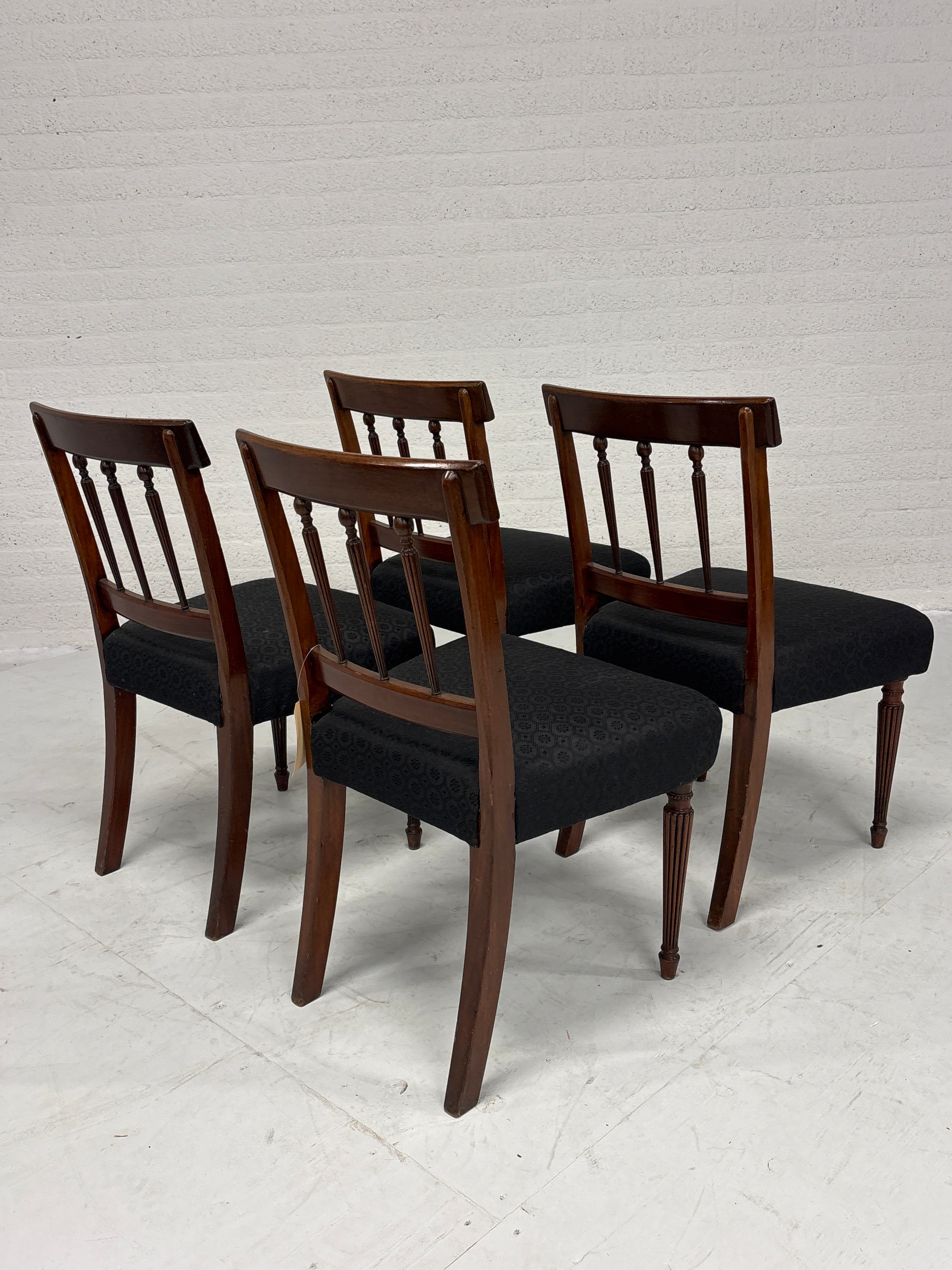 Set 4 eetkamer stoel hout zwarte stof