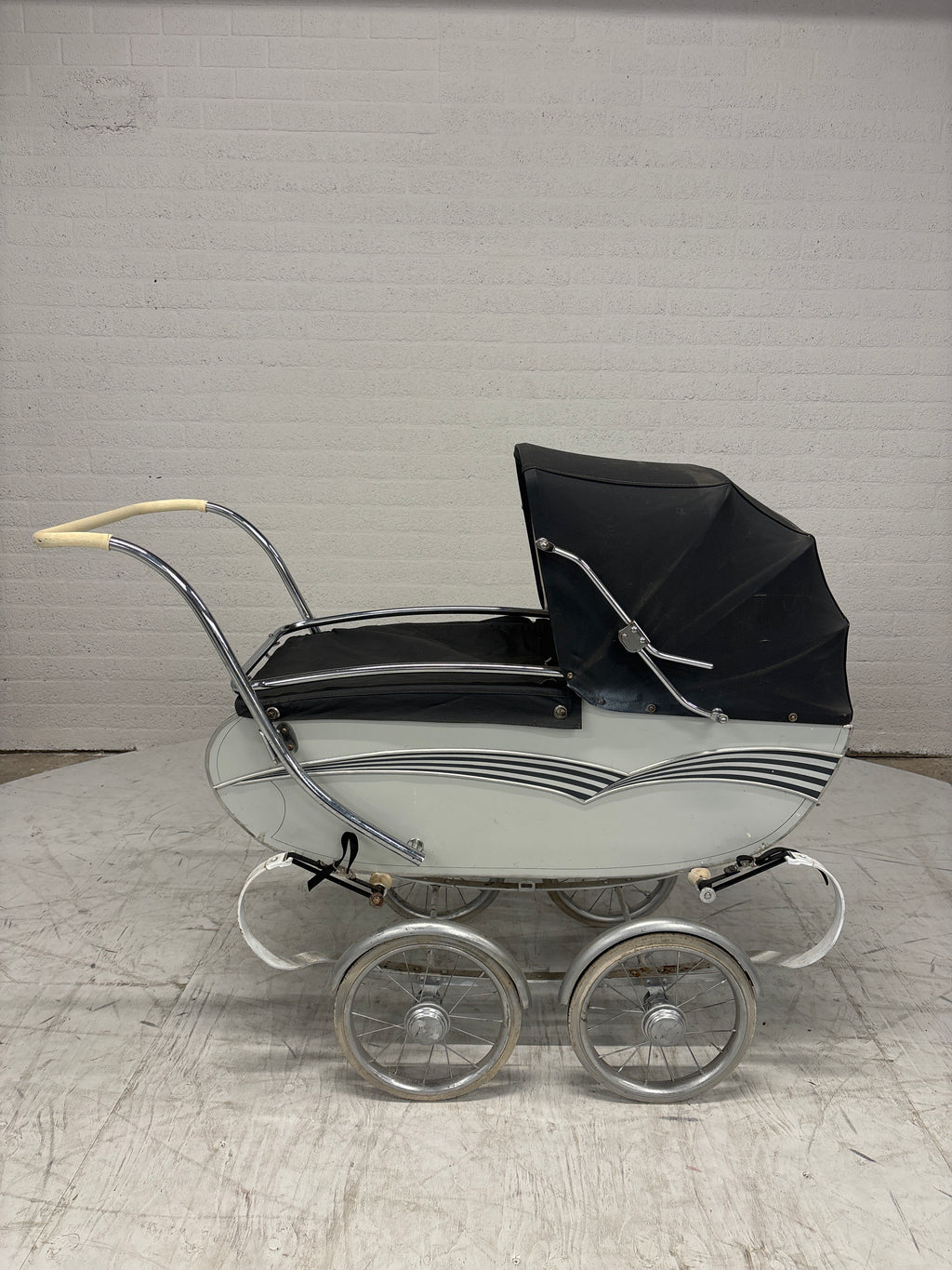 Antieke kinderwagen
