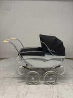Antieke kinderwagen