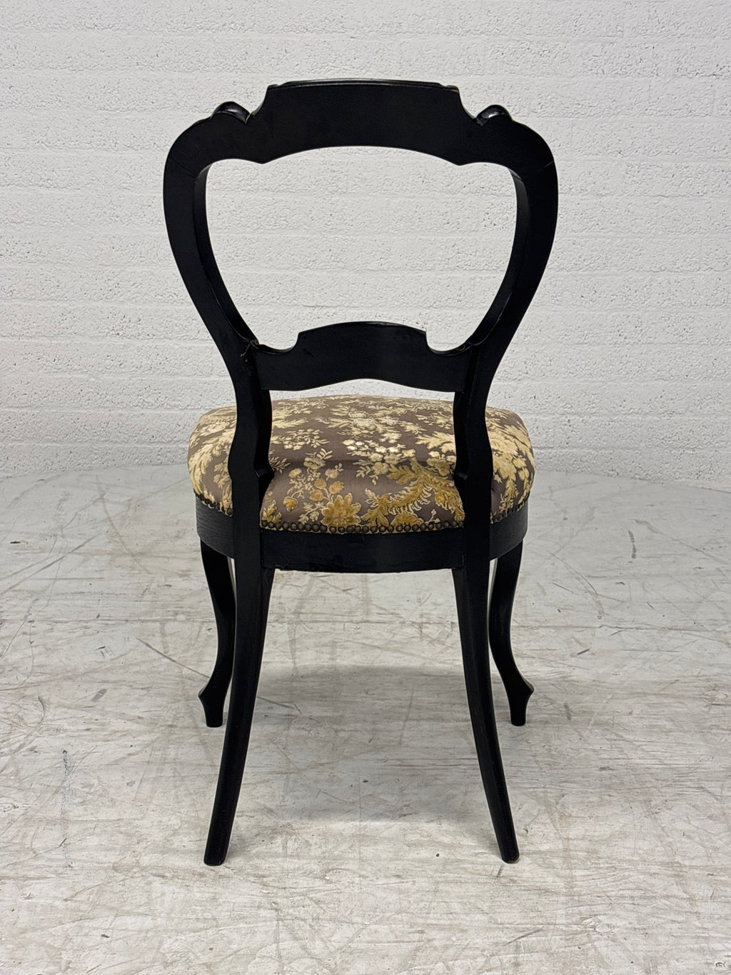 Antieke stoelen in Barok of Louis XV stijl