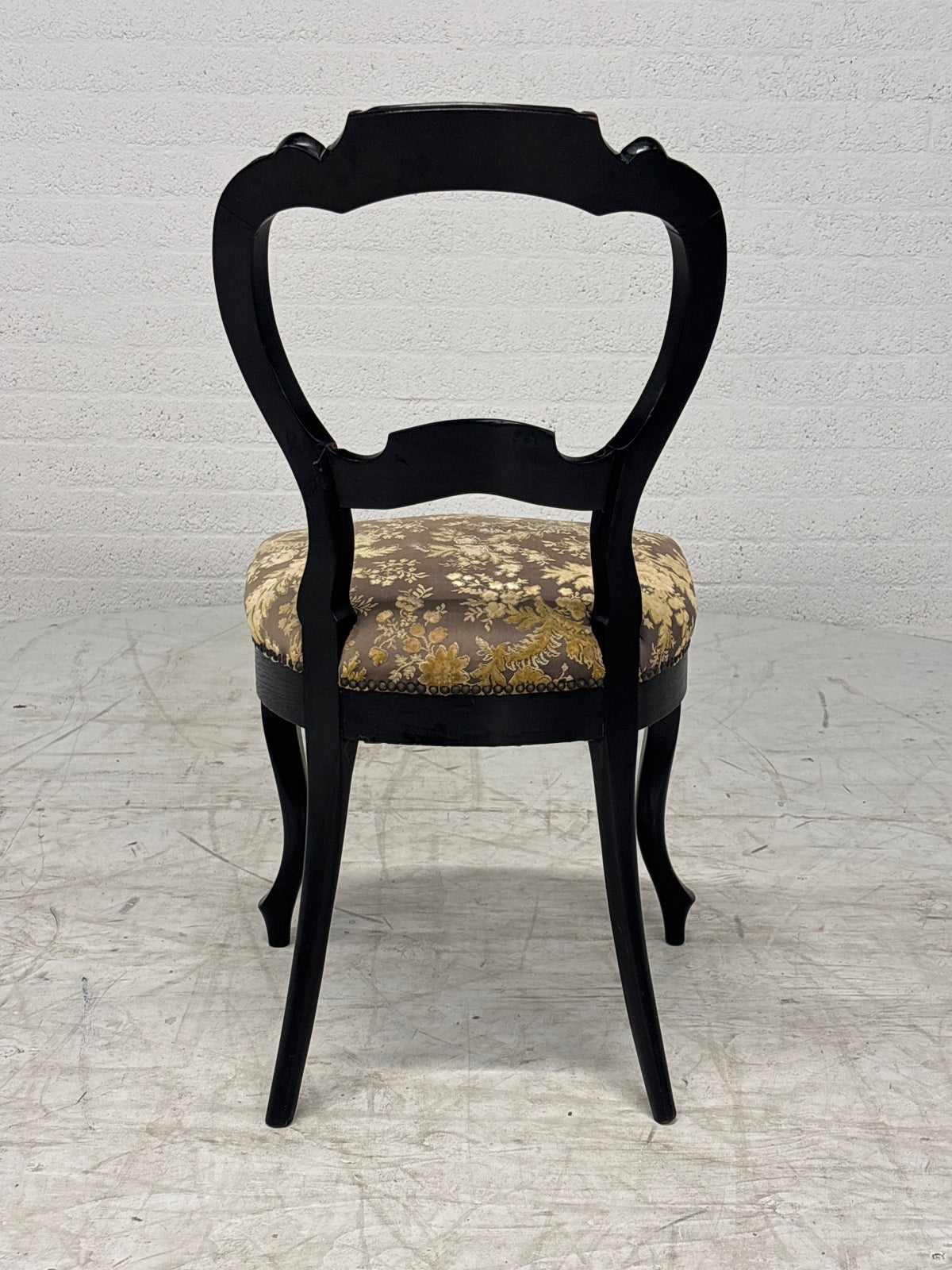 Antieke stoelen in Barok of Louis XV stijl