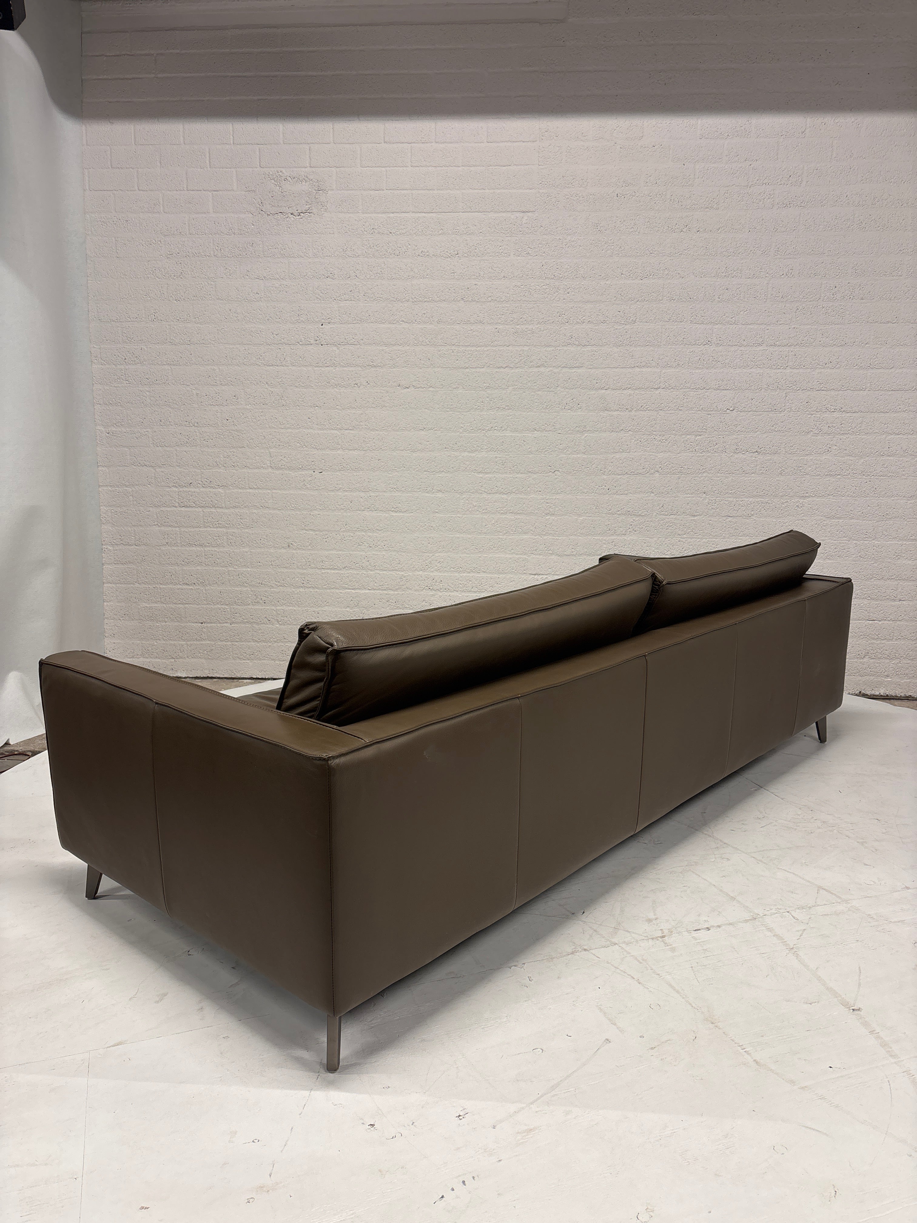 Riante bruin/taupe leren bank