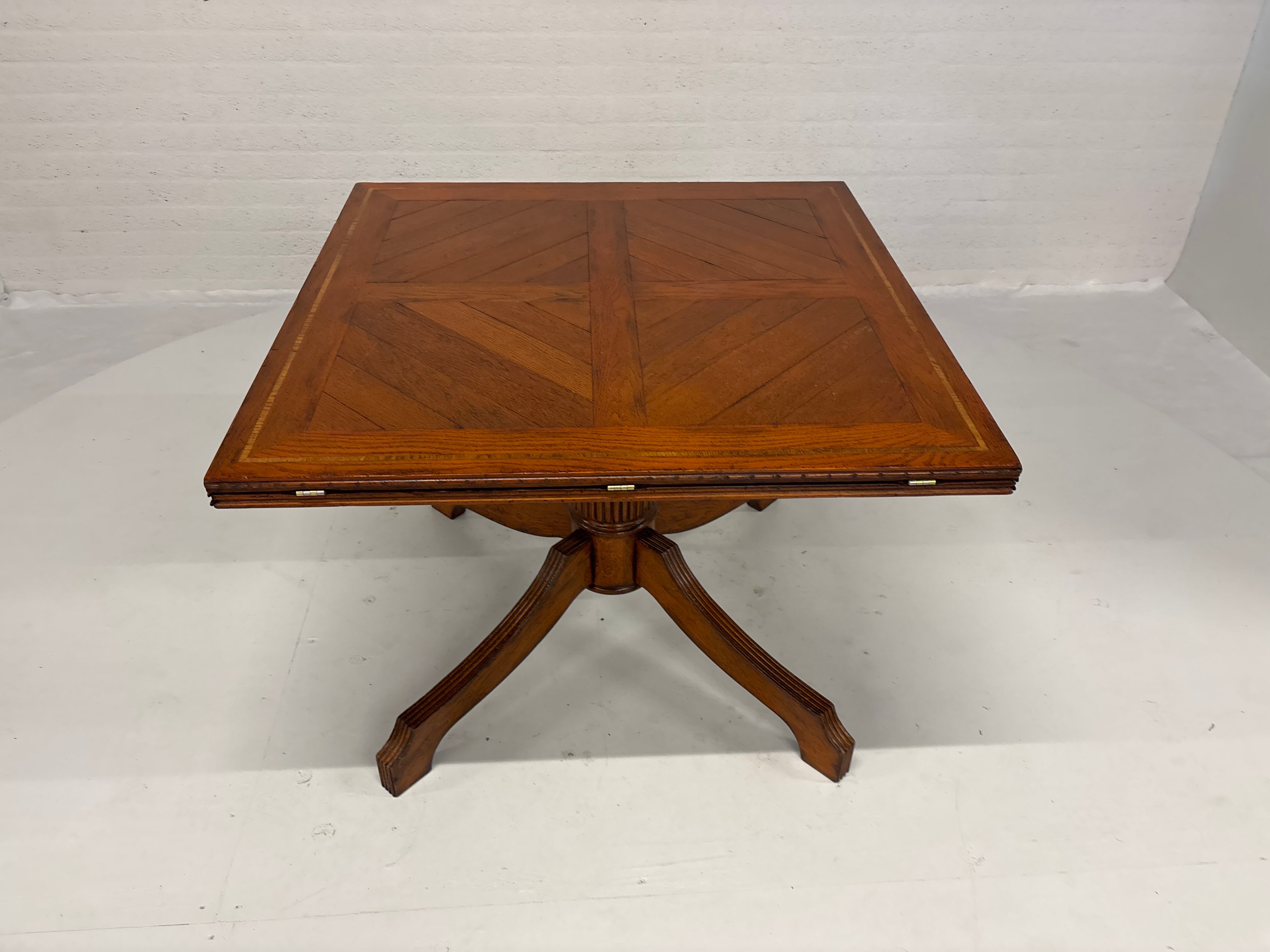 Tafel en stoelen Royal Antique Collection