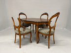 Victoriaans antiek tafel met 4 stoelen