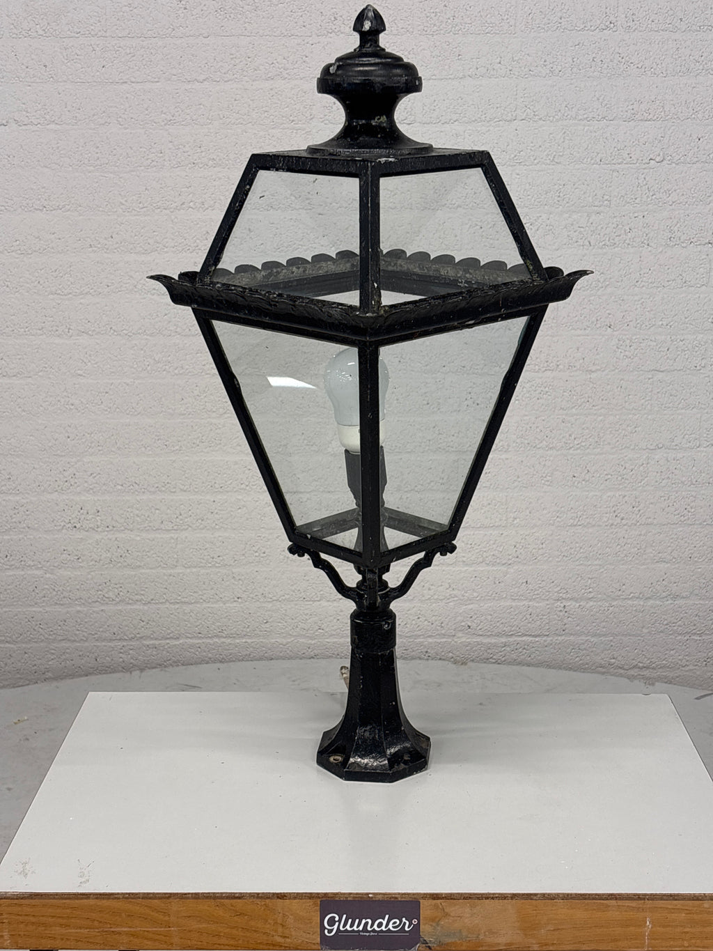 Metalen buitenlamp