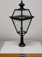 Metalen buitenlamp