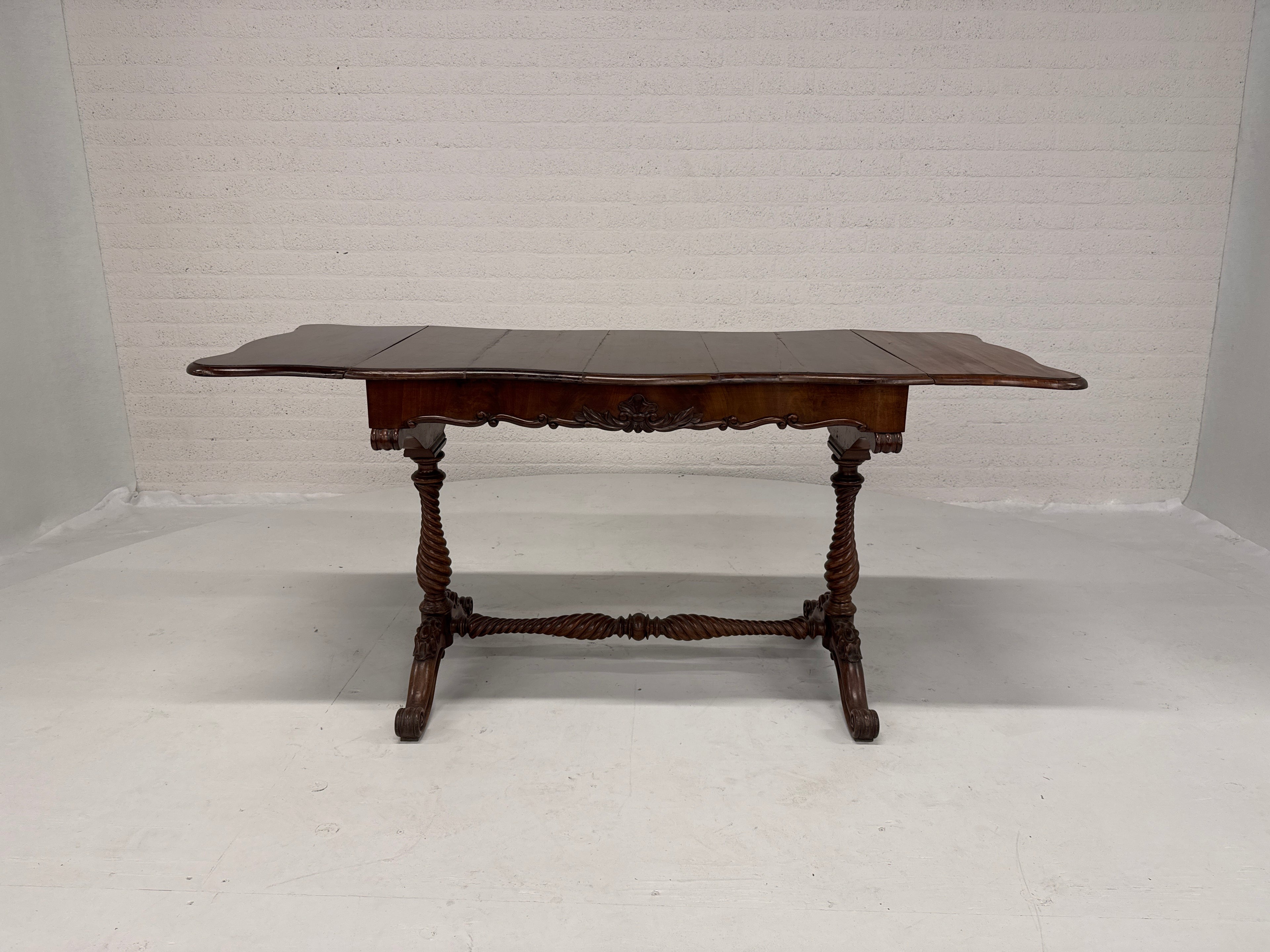 Opklap tafel hangoor