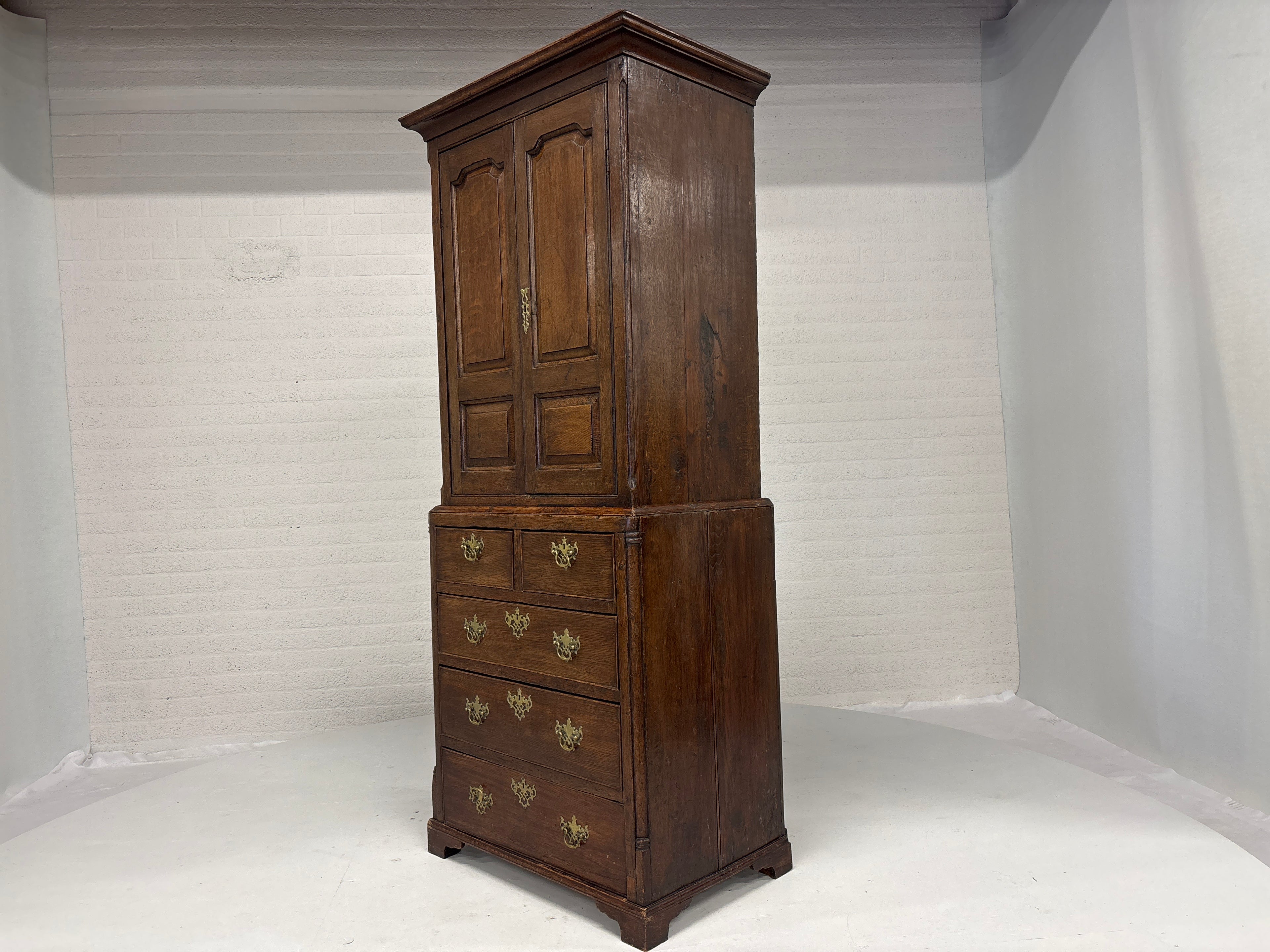 Engels kabinet eiken hout periode 1770