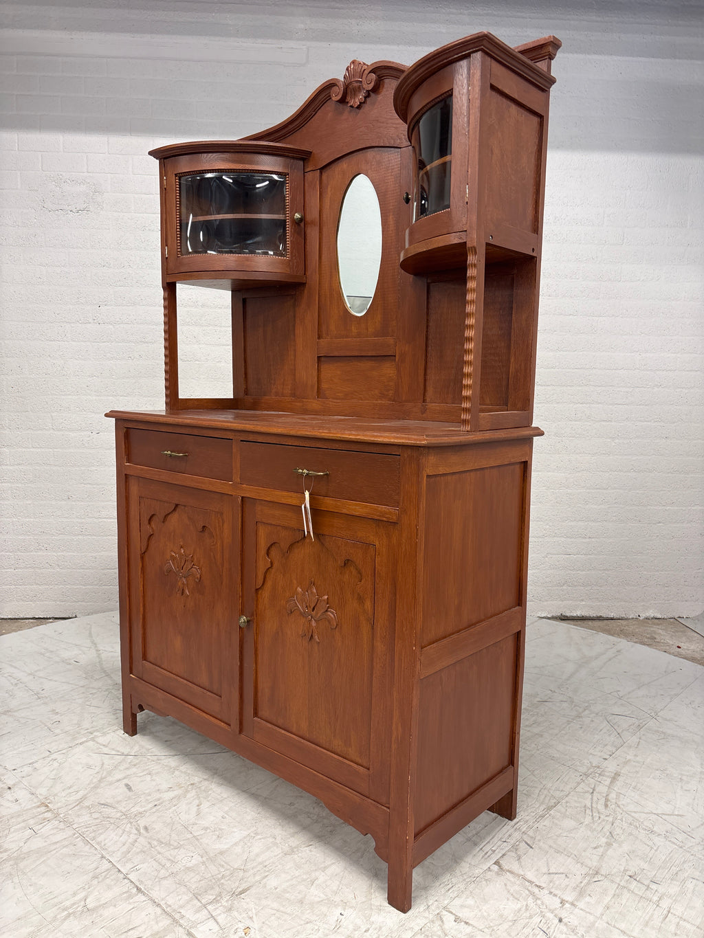 Antieke Kast mond geblazen glas