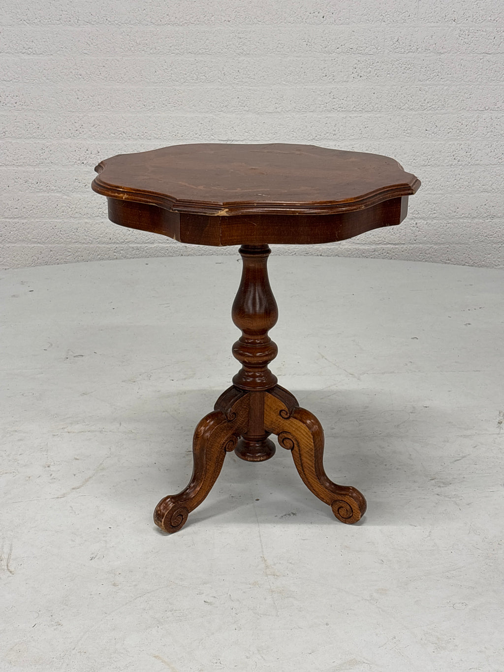 Bijzettafel driepoot