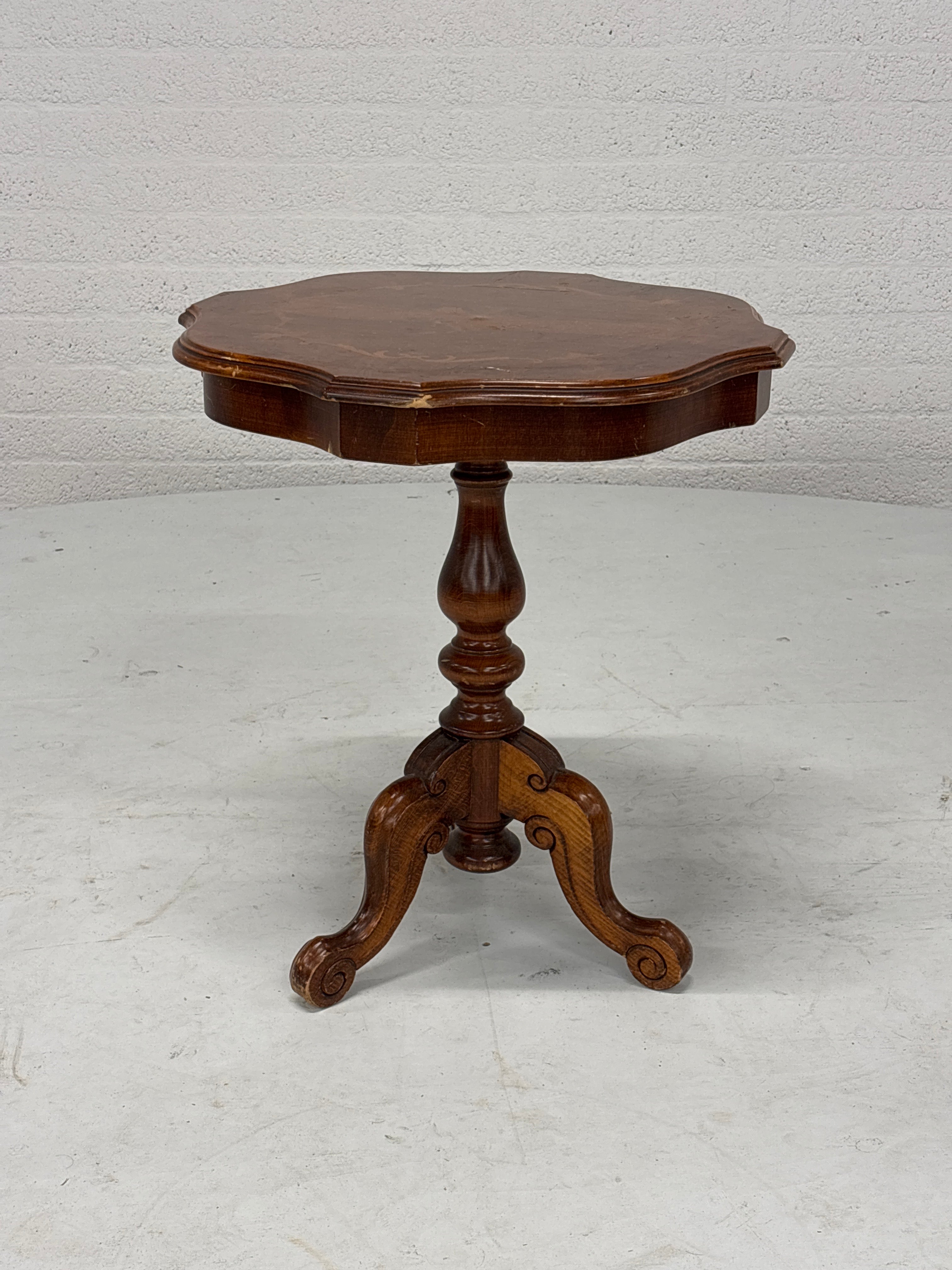 Bijzettafel driepoot