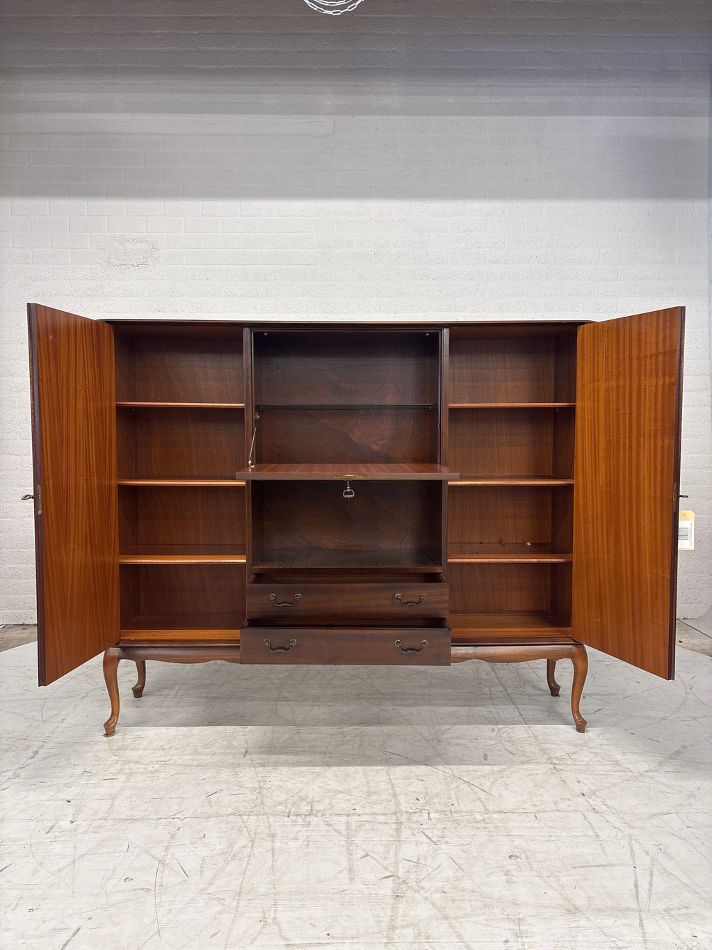 Retro kast gefineerd hout mahonie