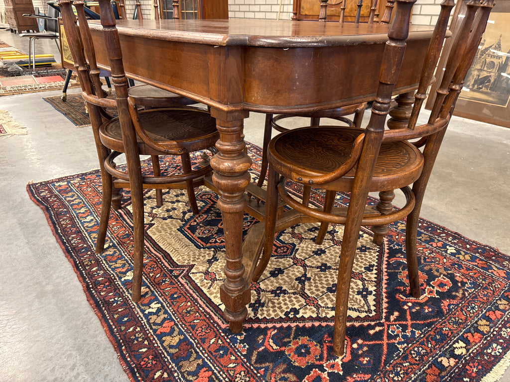Thonet Set - Tafel met 4 stoelen