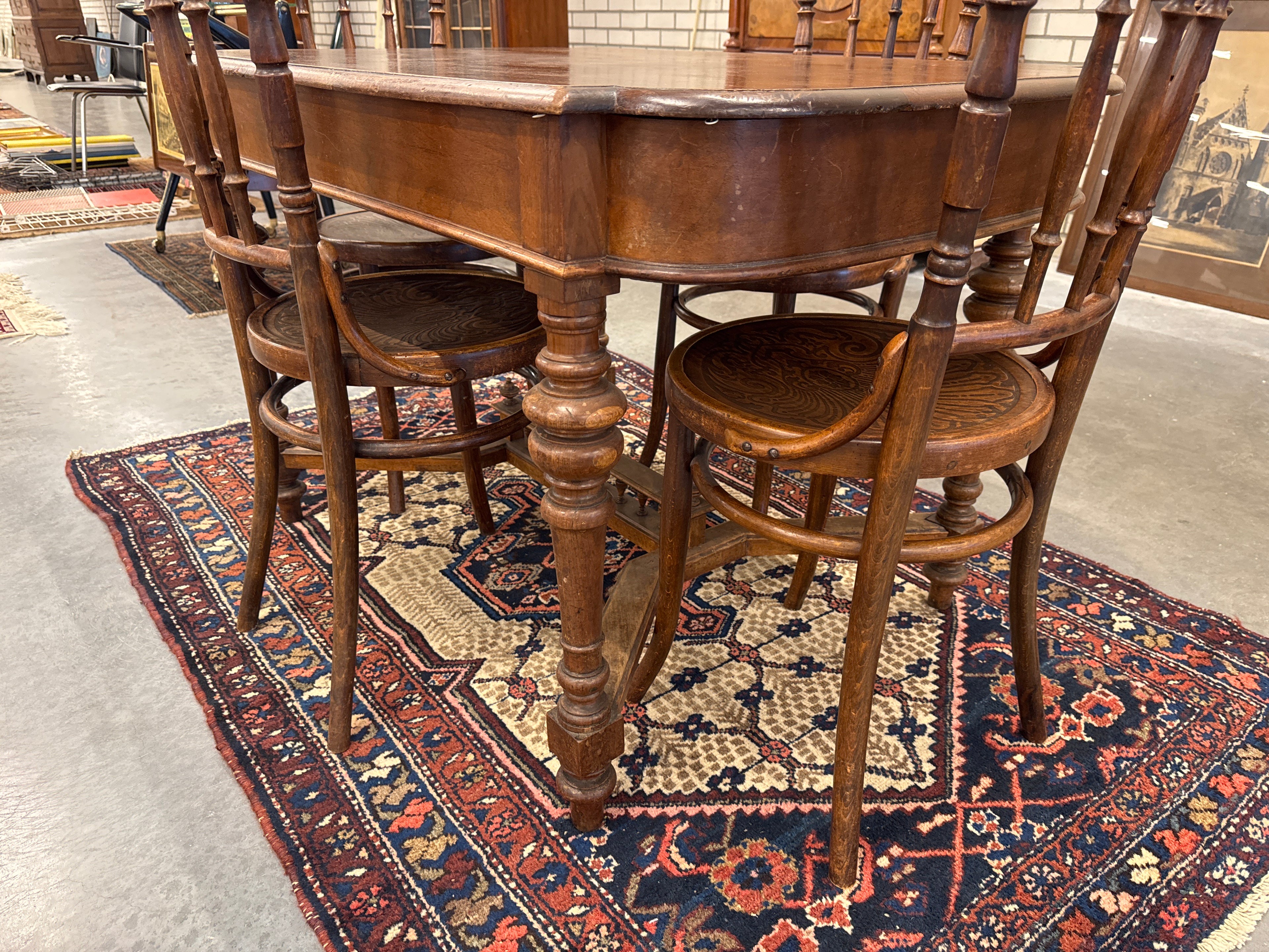 Thonet Set - Tafel met 4 stoelen