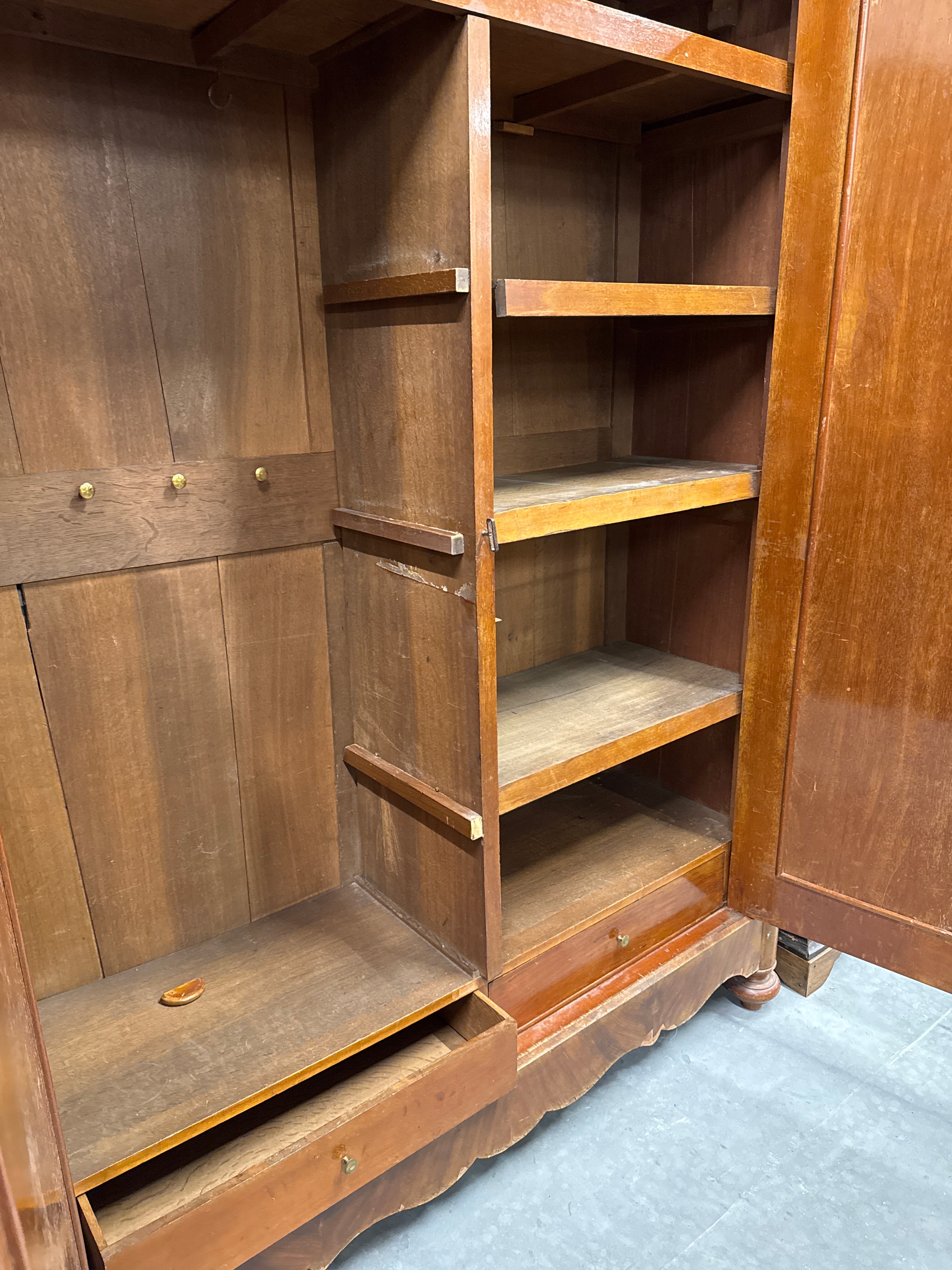 Biedermeier Kuifkast uit Drenthe