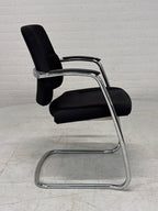 4 Bijzonder mooie comfortabele Axia stoelen voor vergader of eettafel.