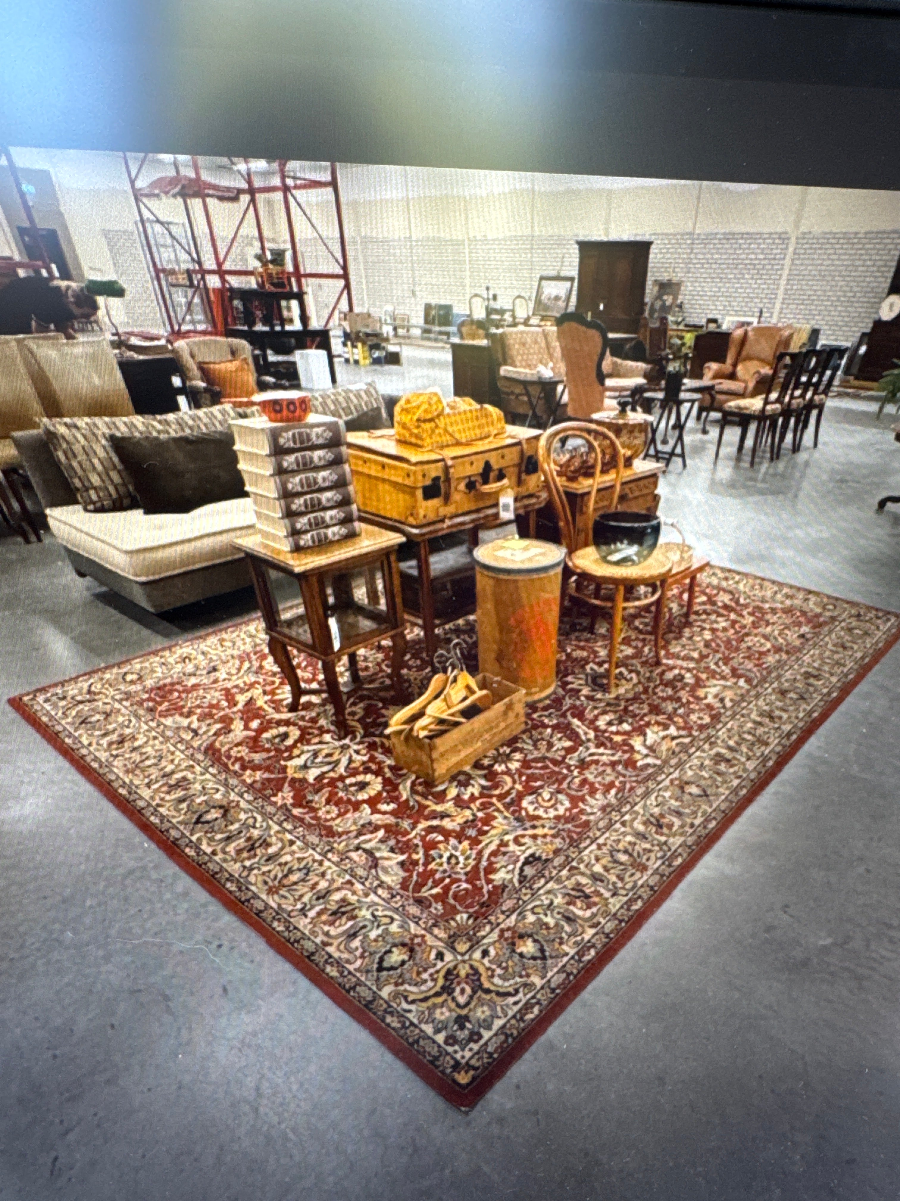 Groot tapijt in warme kleuren