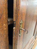 Antieke linnenkast eiken kabinet Limburgs