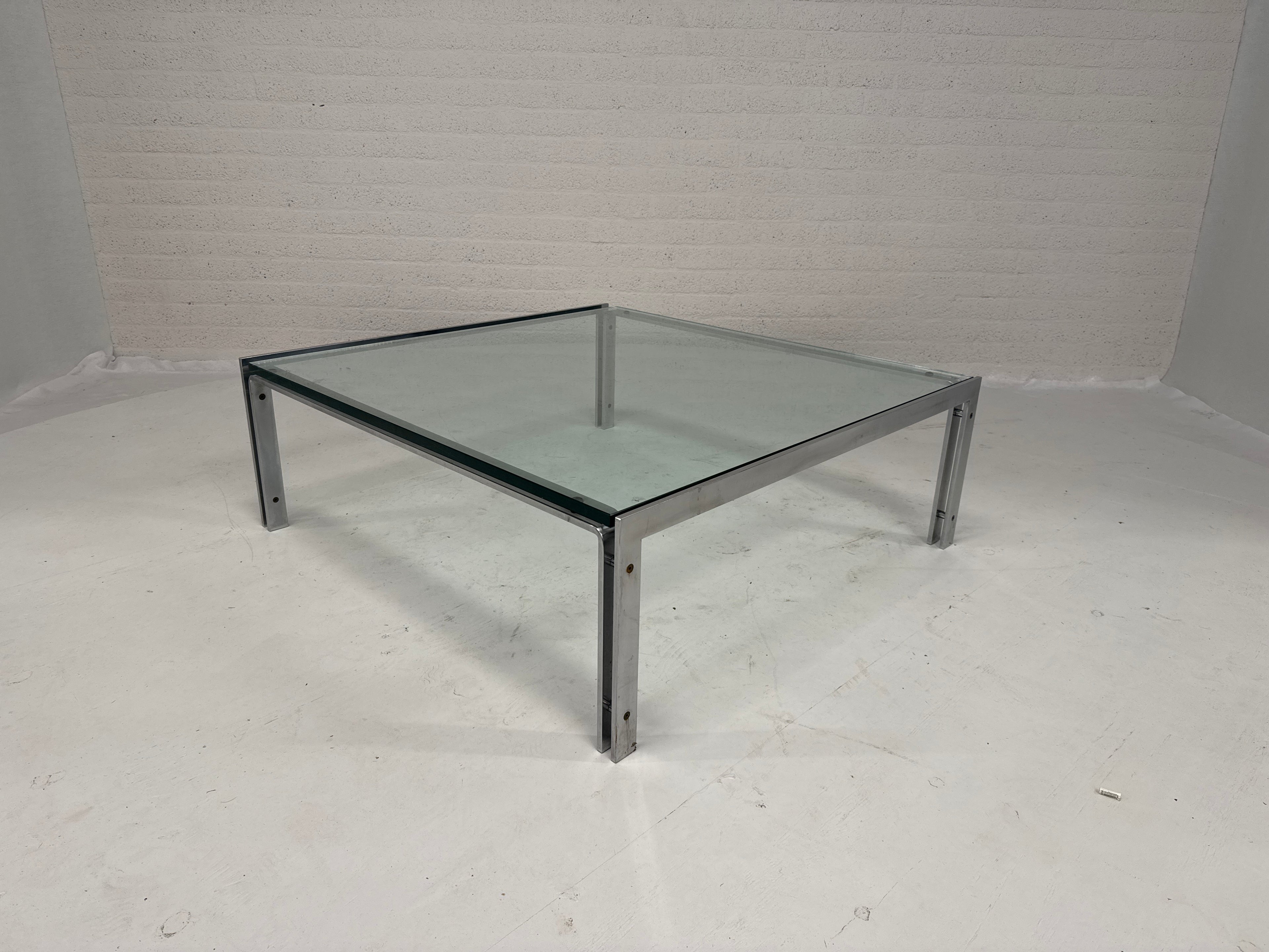 Design tafel Metaform NL RVS glas