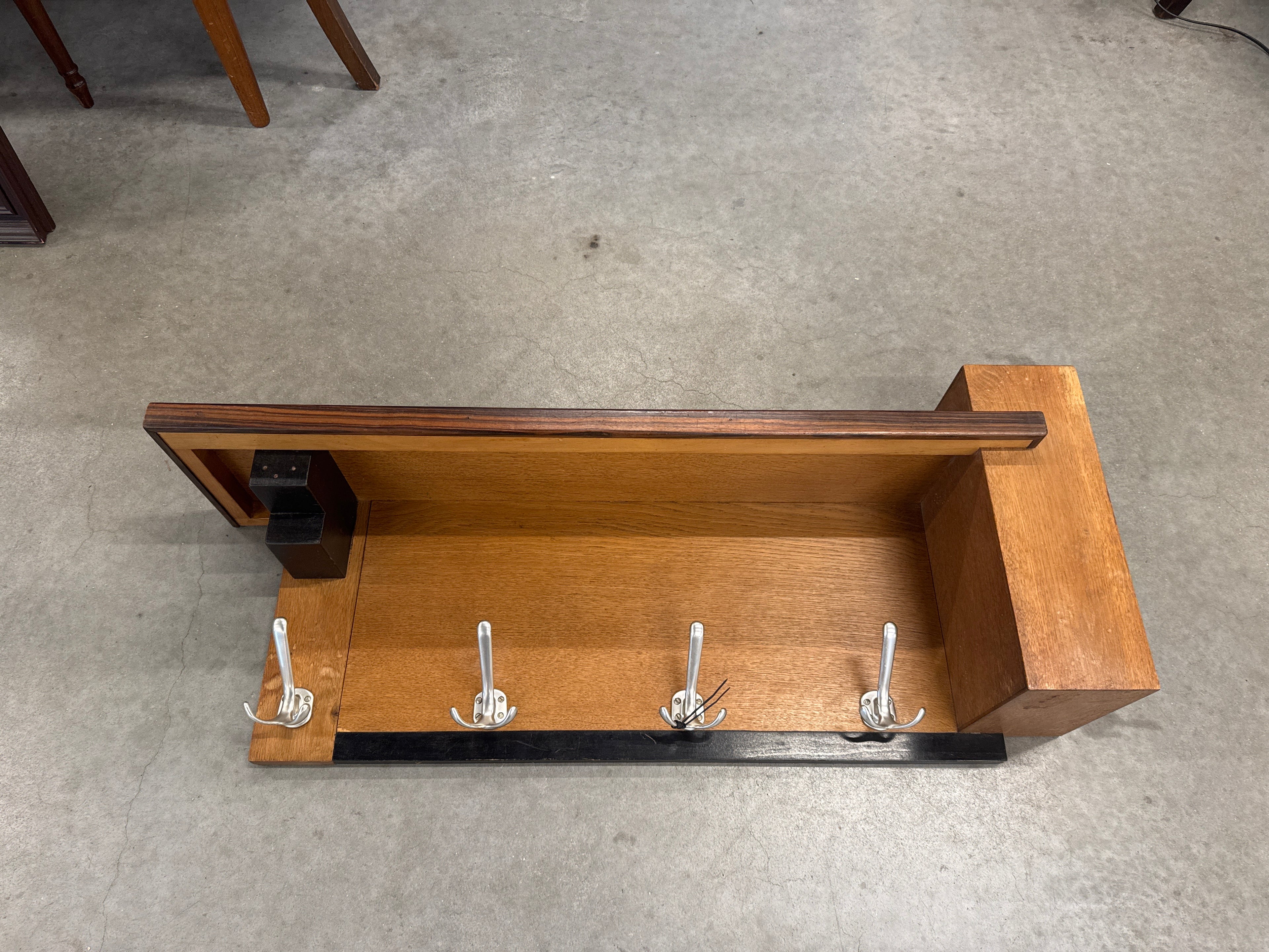 Kapstok design kubistisch